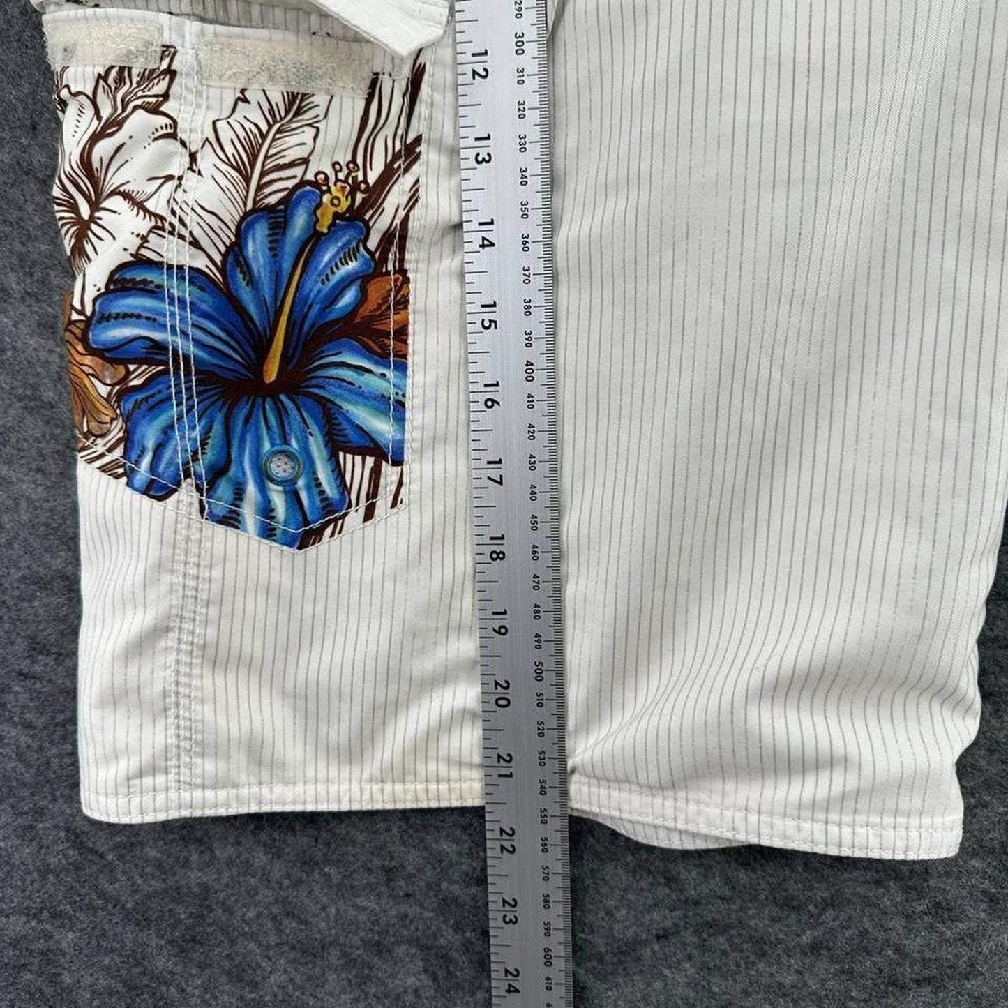 Y2k oneill board shorts with