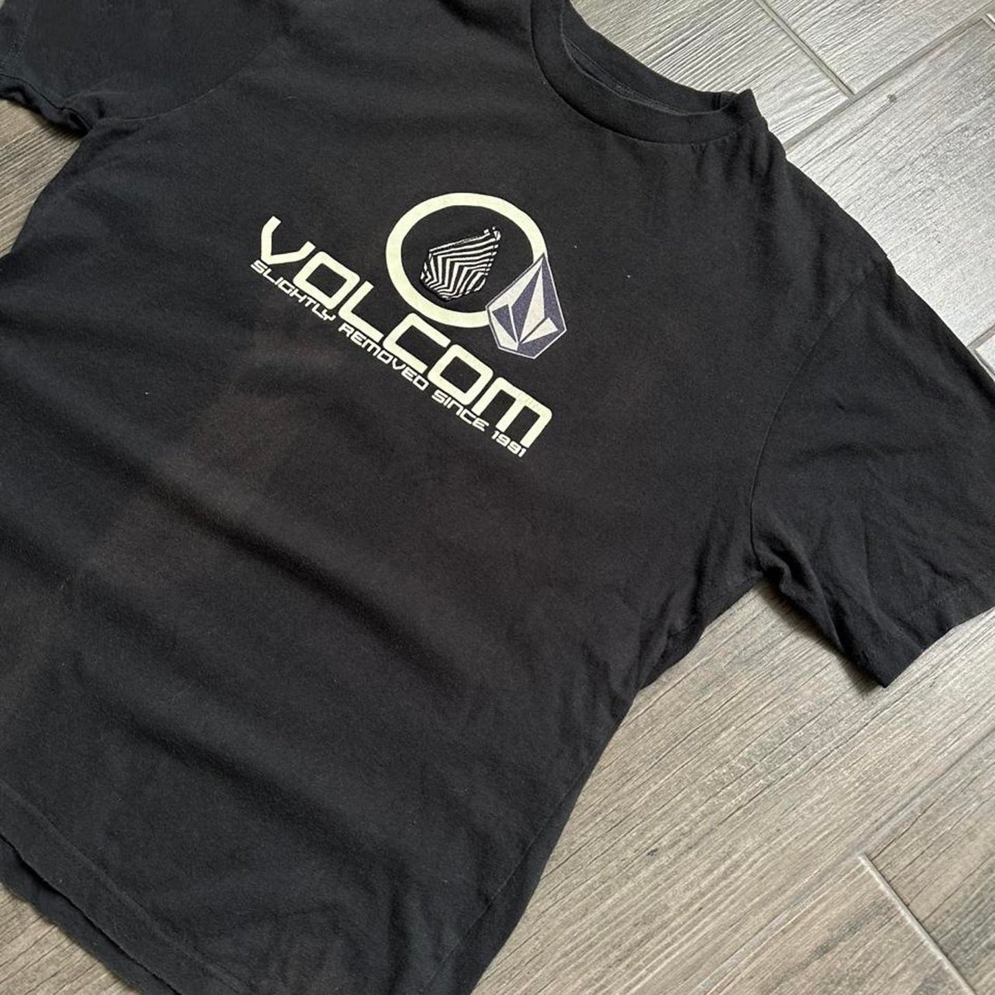 Volcom black surf tee
