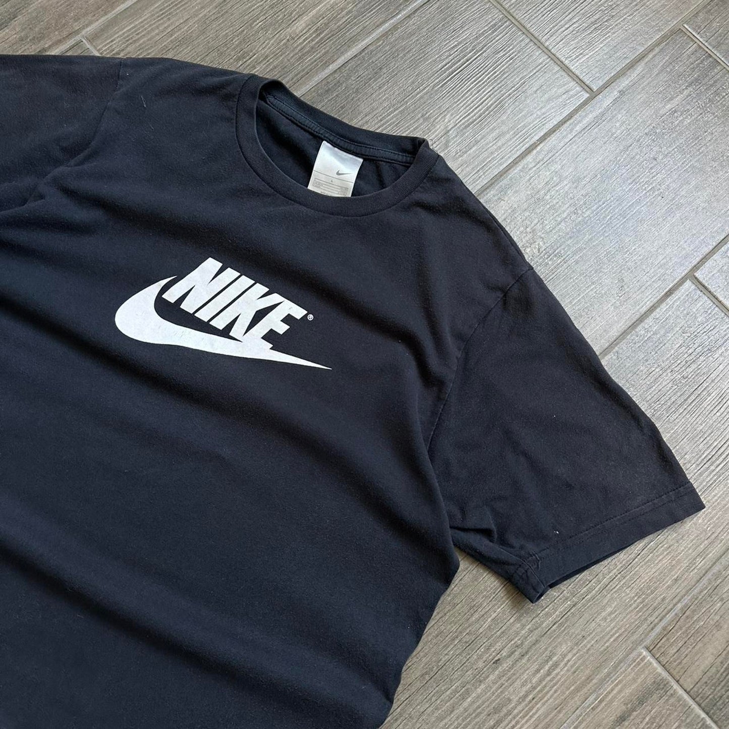 Nike navy y2k t shirt