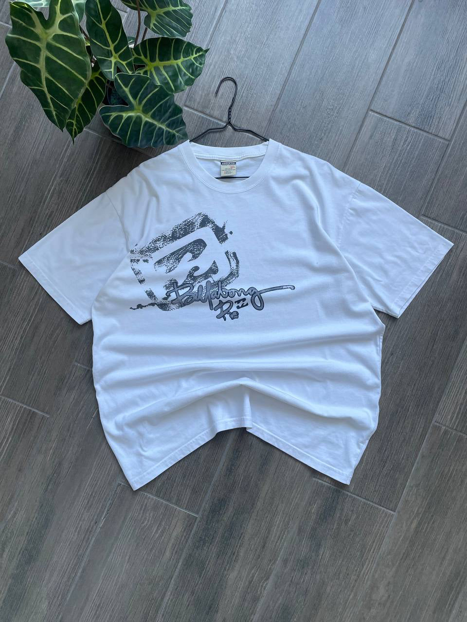 Billabong y2k baggy vintage tee