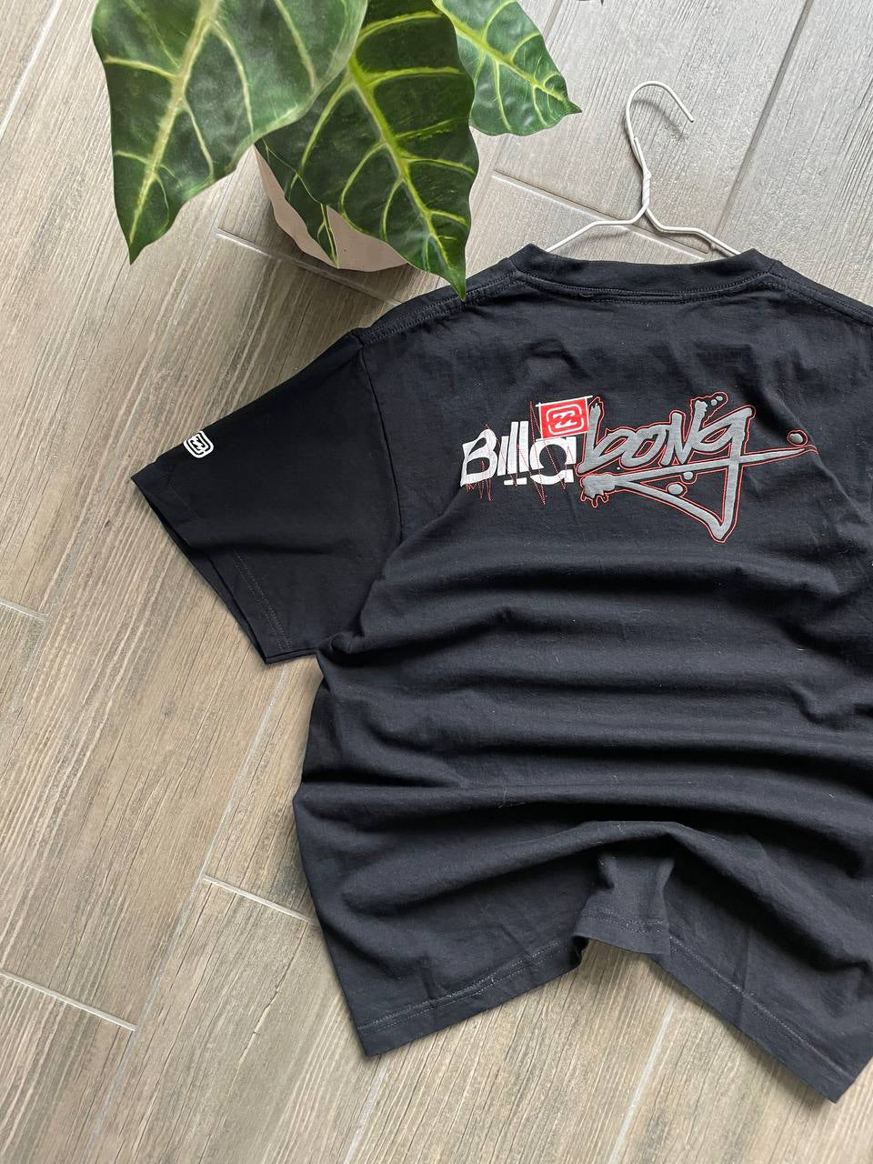 Billabong black y2k baggy vintage tee