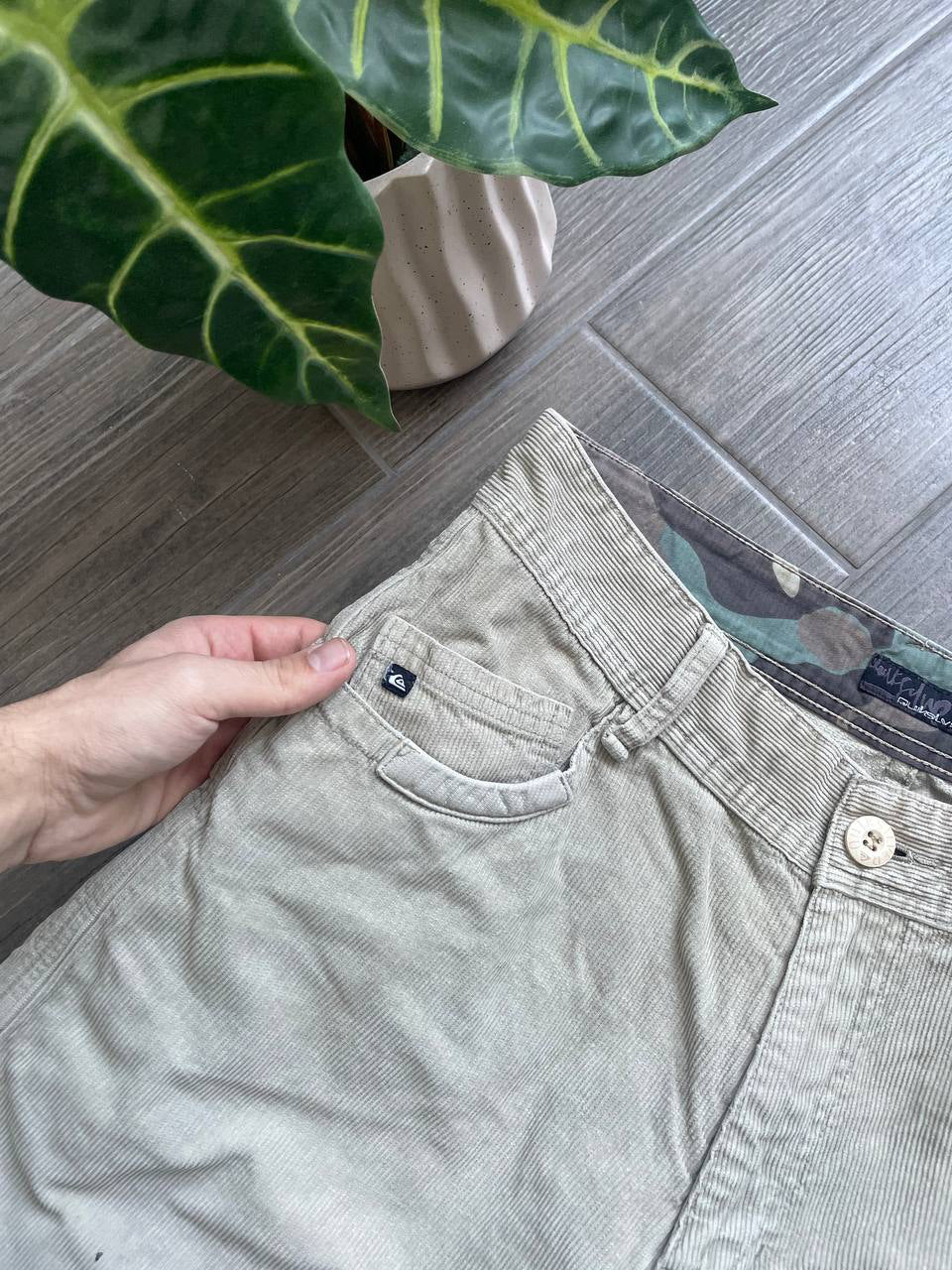 Quiksilver vintage baggy velour y2k shorts