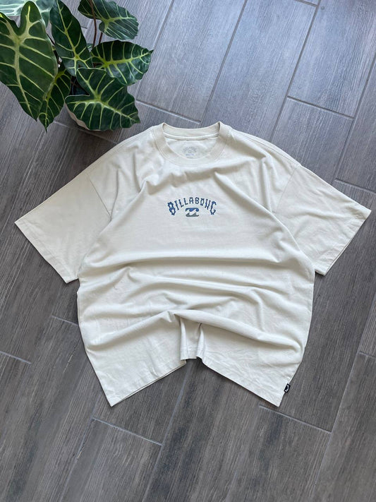 Billabong y2k baggy vintage tee