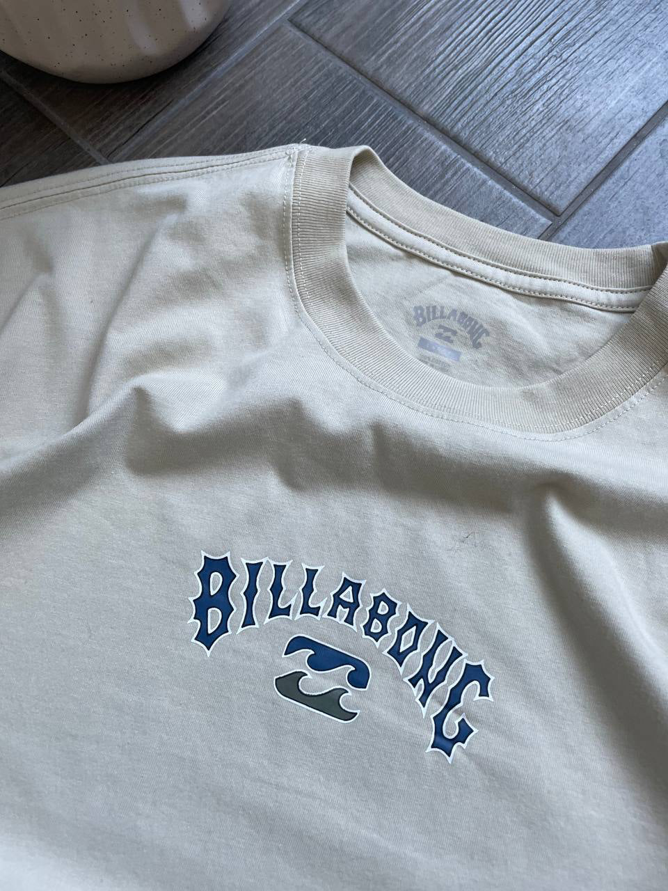 Billabong y2k baggy vintage tee