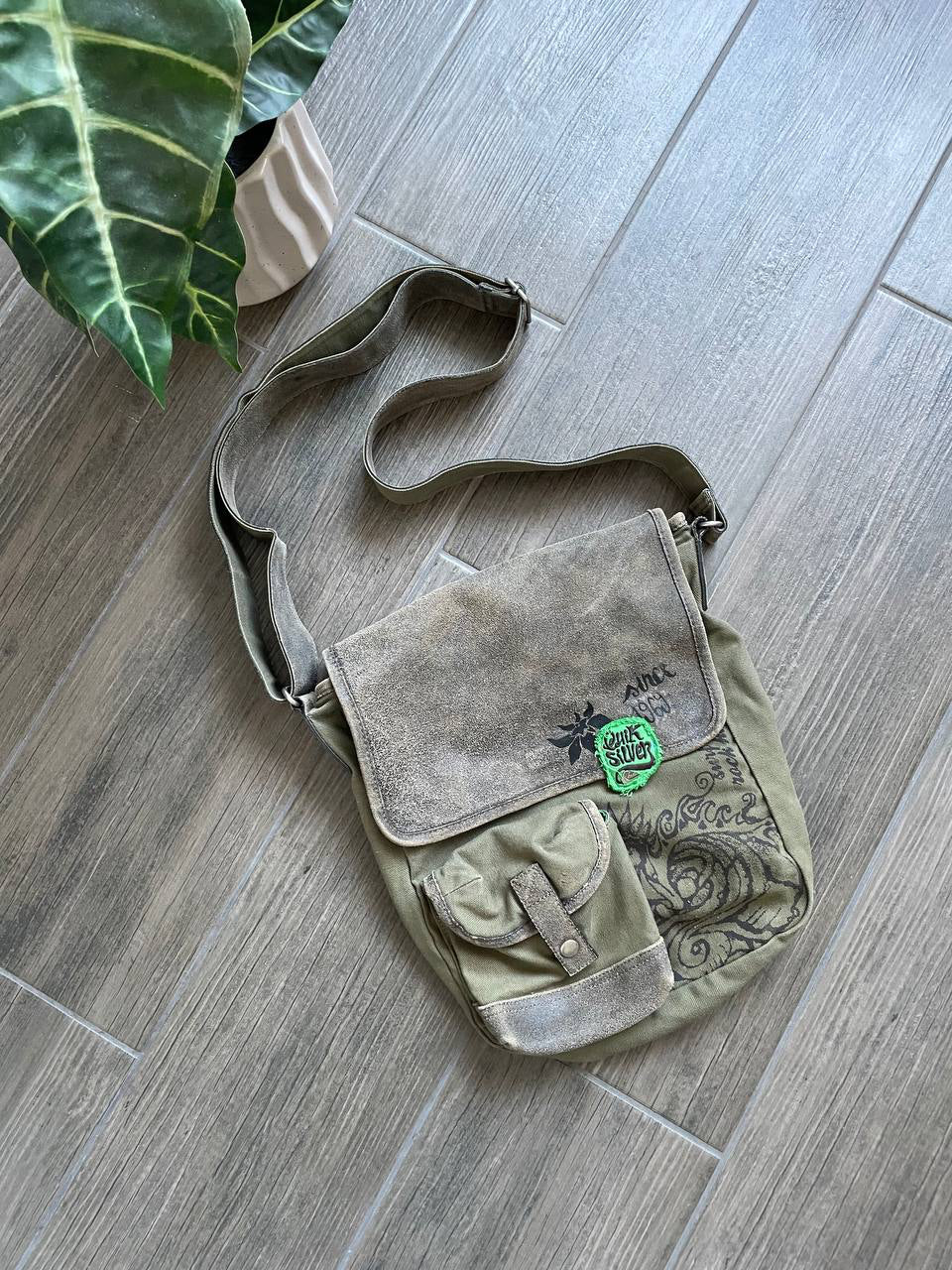 Quiksilver Vintage Olive Green Messenger Bag