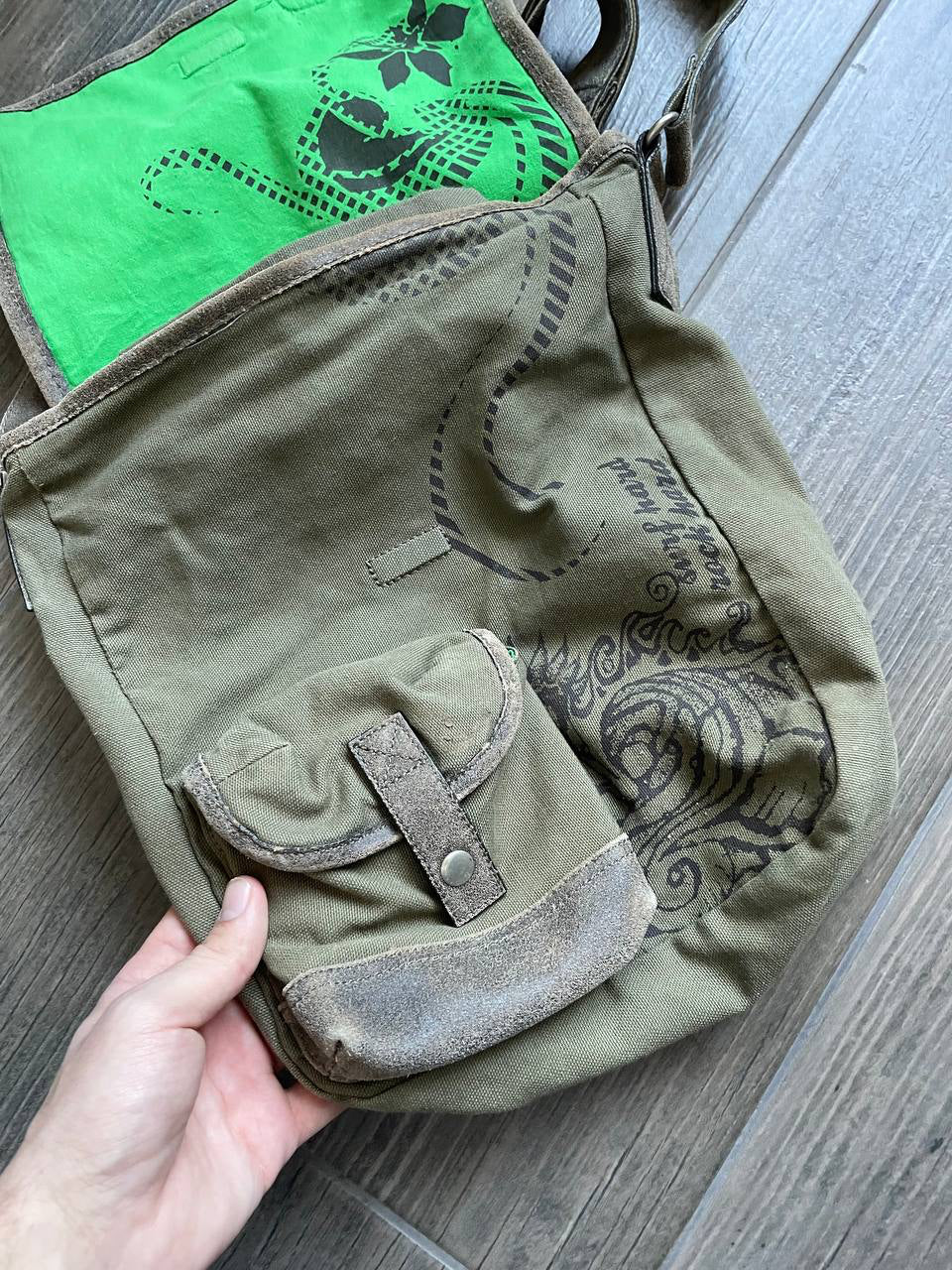 Quiksilver Vintage Olive Green Messenger Bag