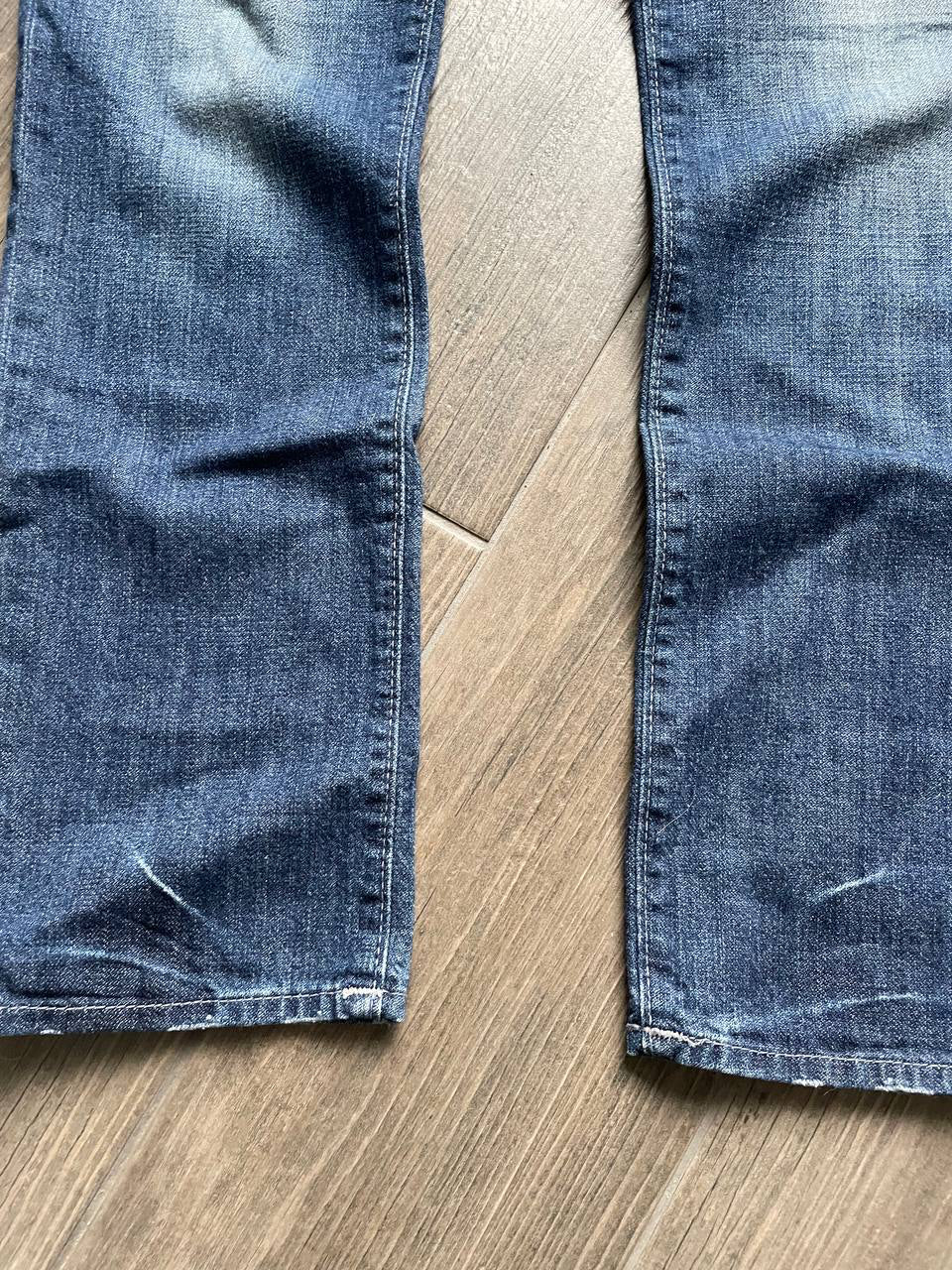 True Religion distressed vintage y2k jeans