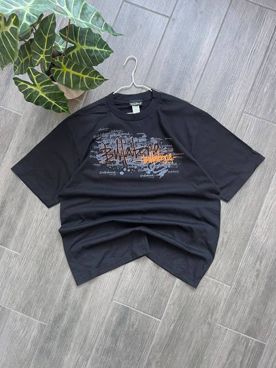 Billabong y2k baggy vintage tee