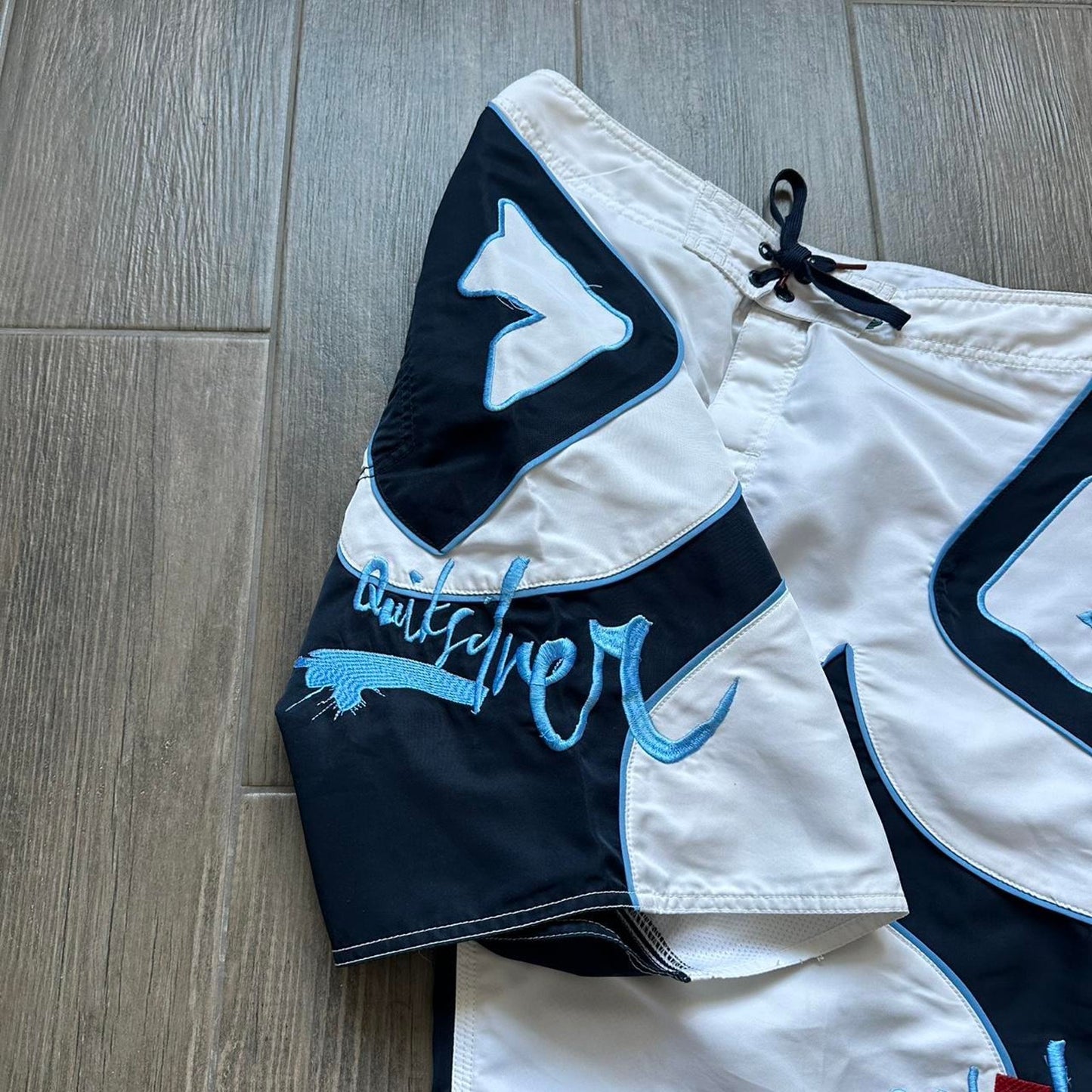 Quiksilver w32 y2k surf board