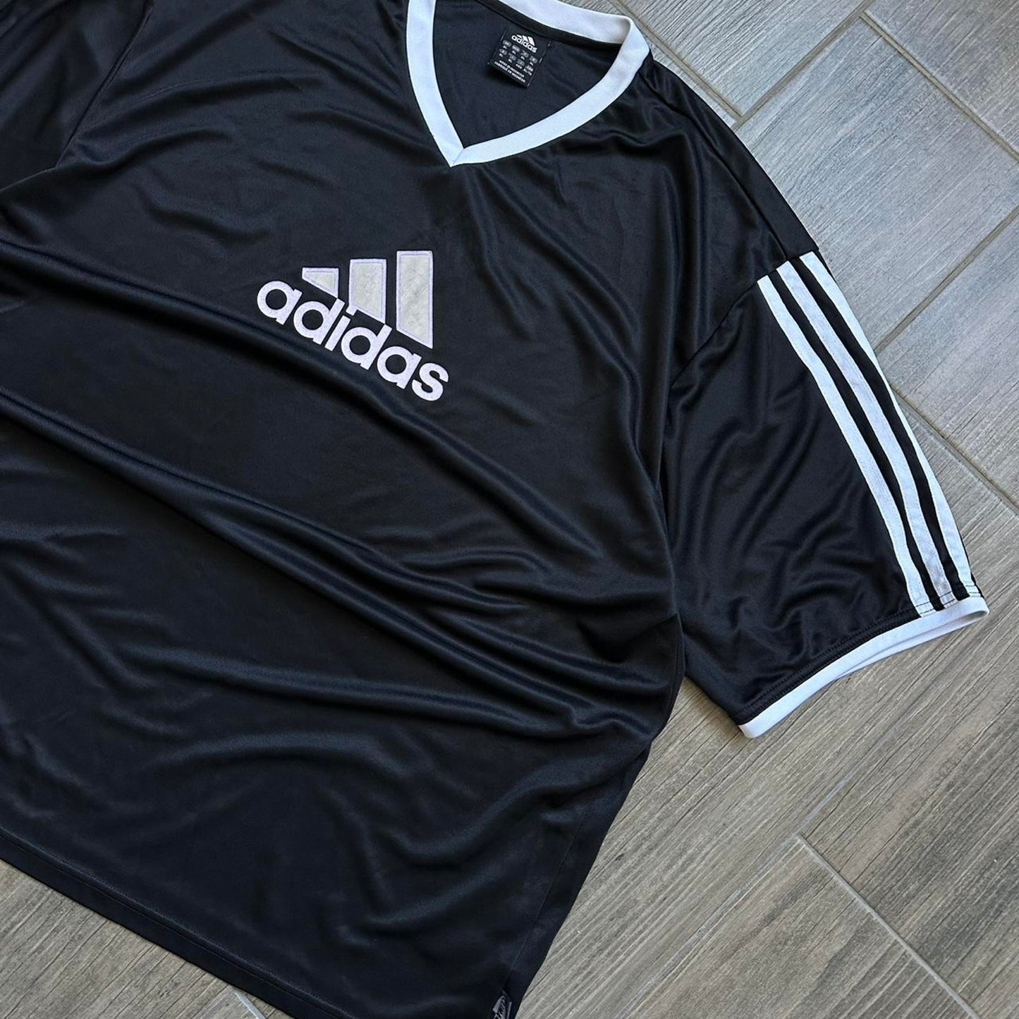 Adidas jersey reflective logo black and white tee