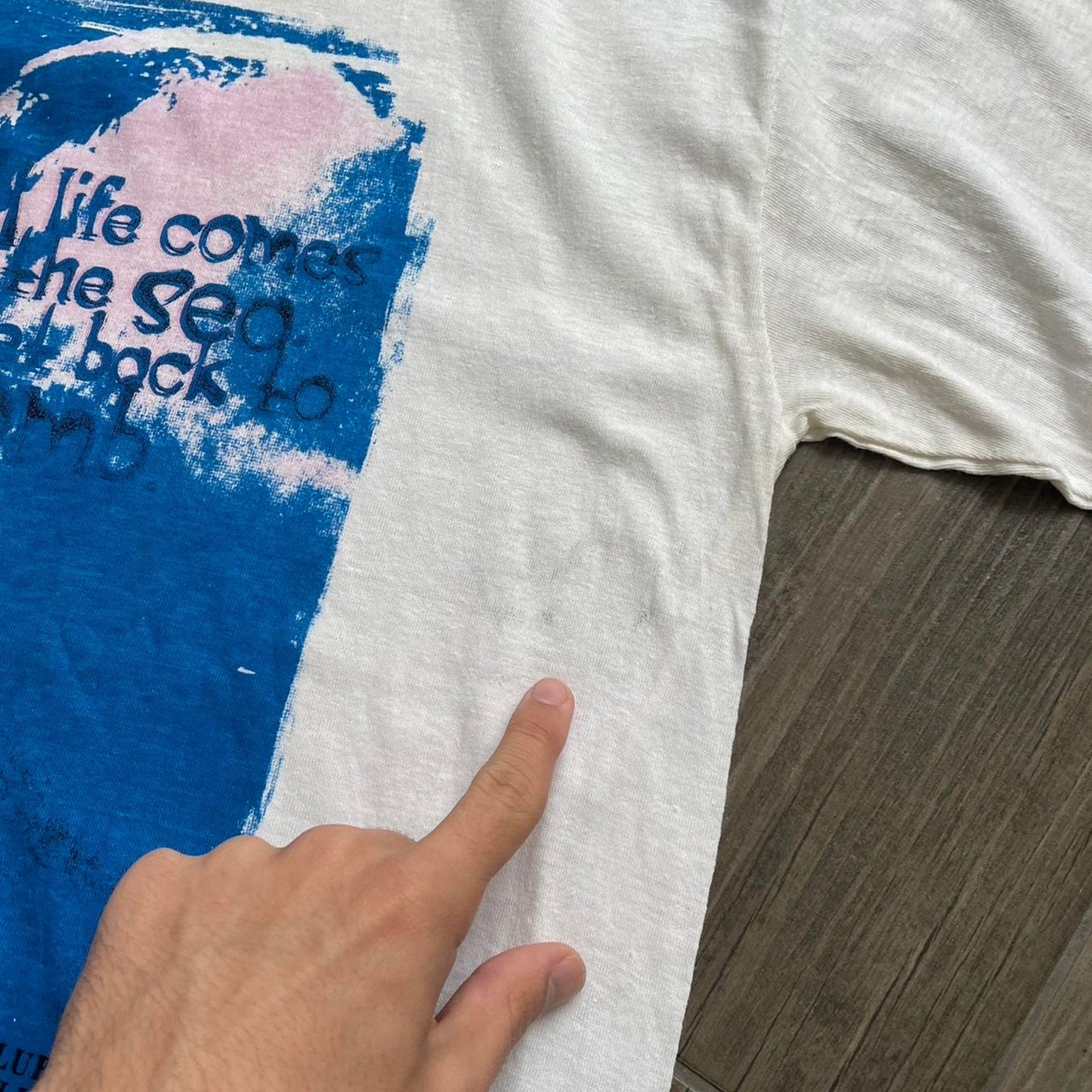 Surf style 90s vintage white baggy tee