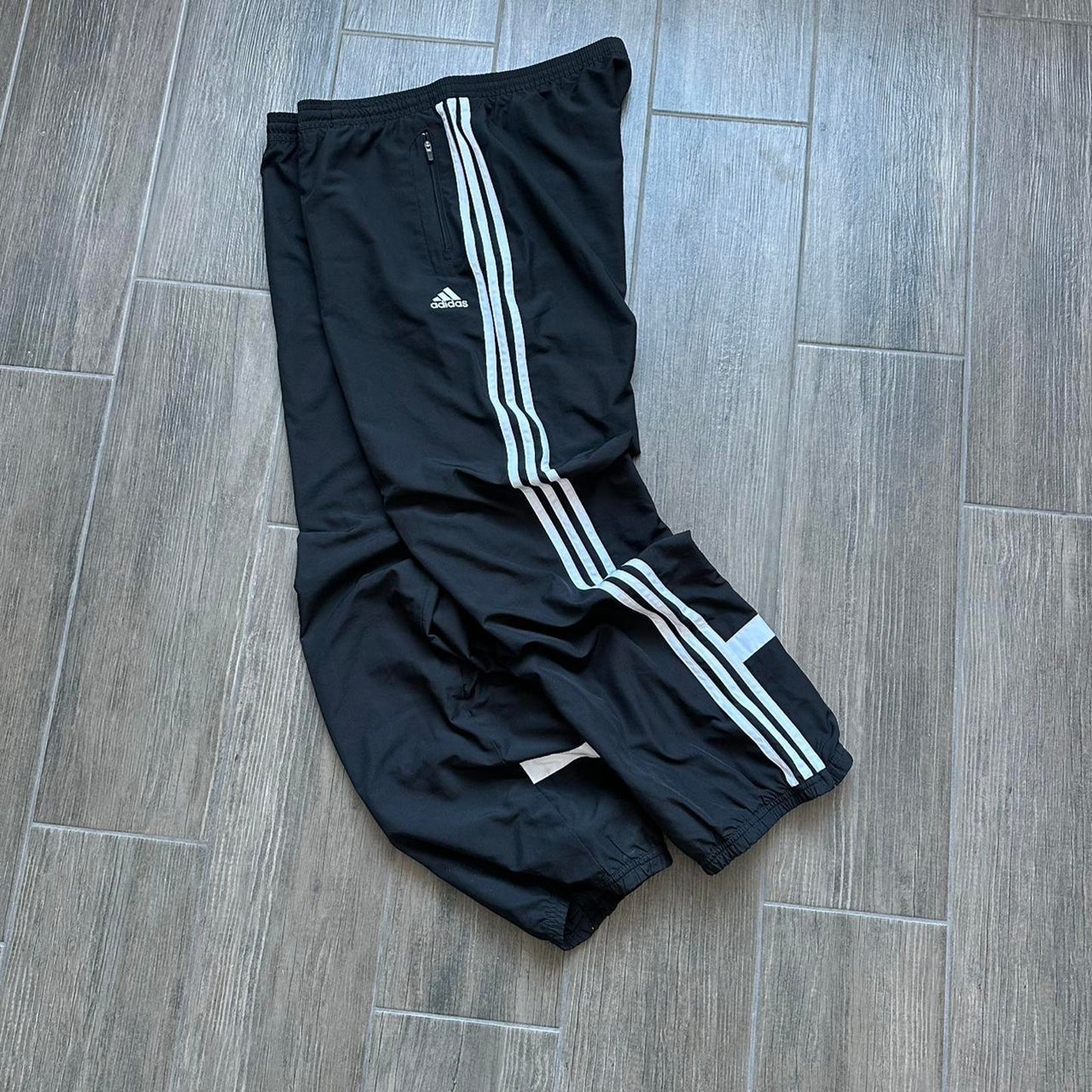 Adidas vintage baggy joggers sweatpants