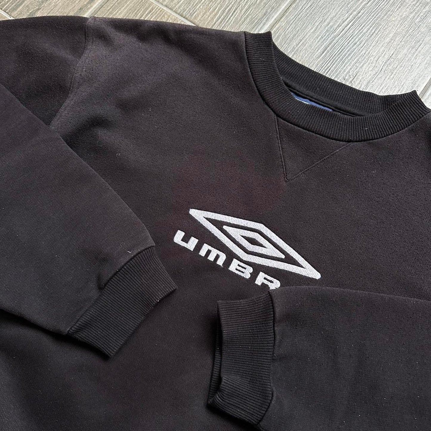 Umbro black crewneck sweatshirt