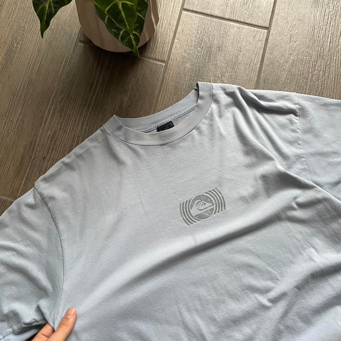 Quiksilver surf wear y2k vintage blue baggy L tee