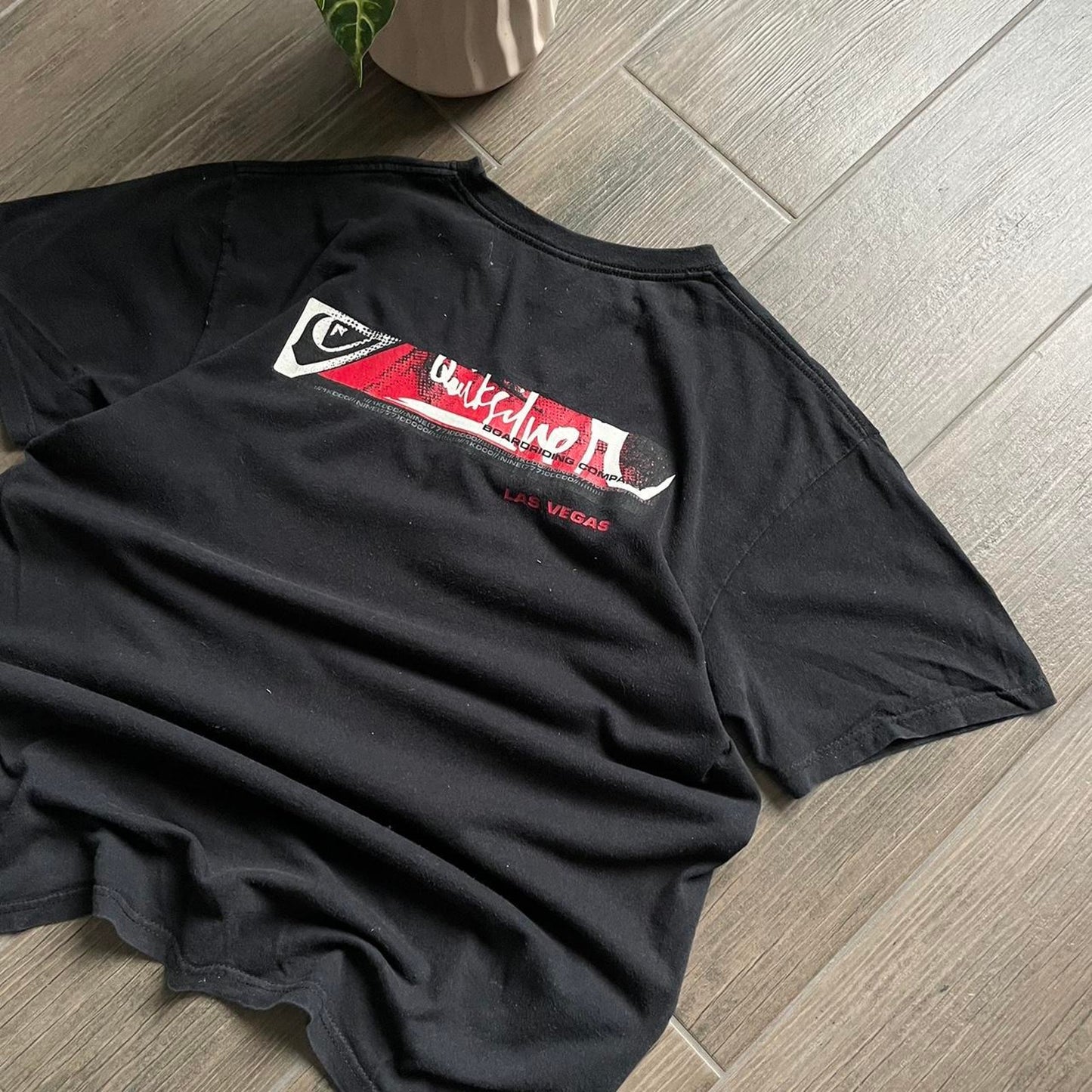 Quiksilver y2k vintage black baggy L tee