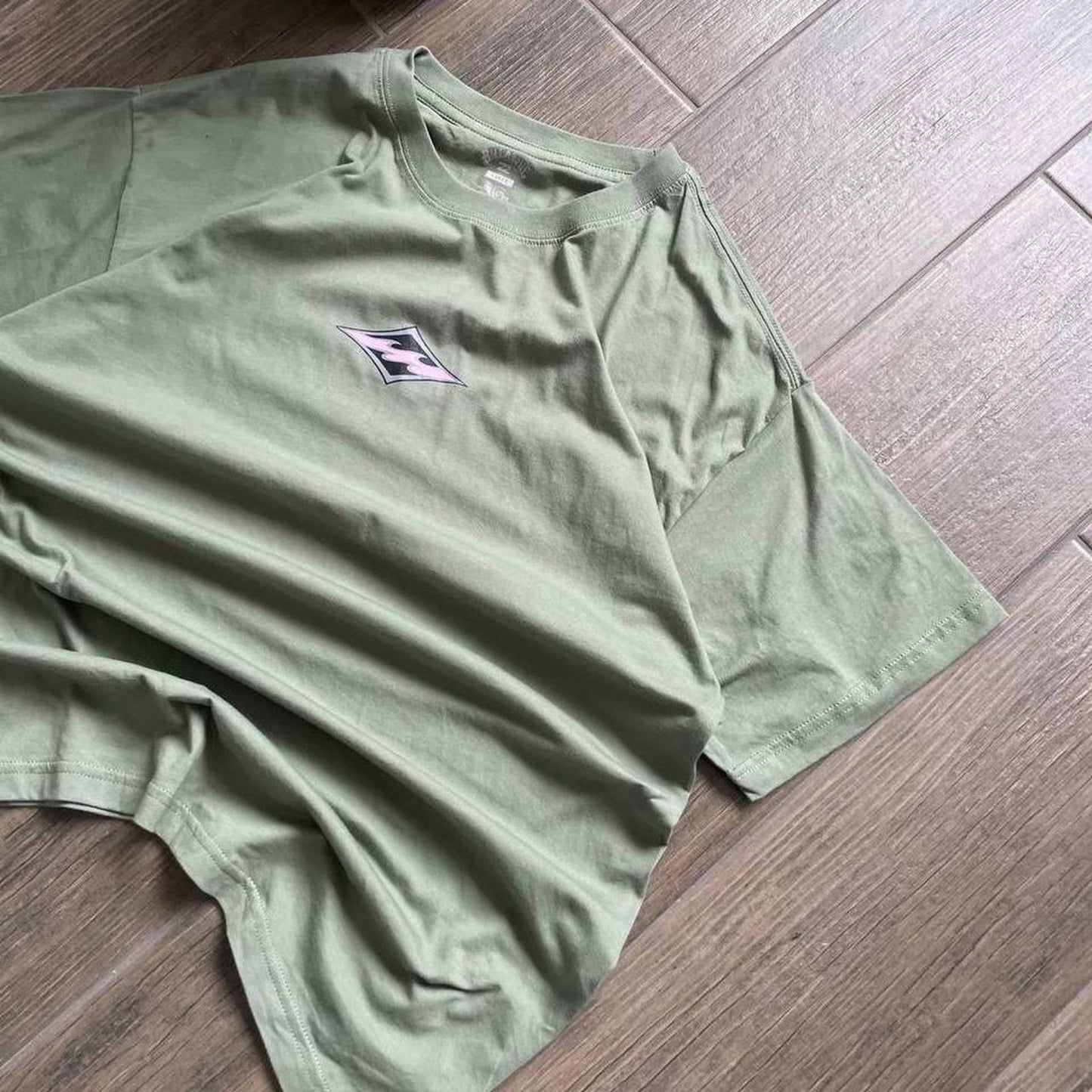 Billabong baggy surf y2k tee