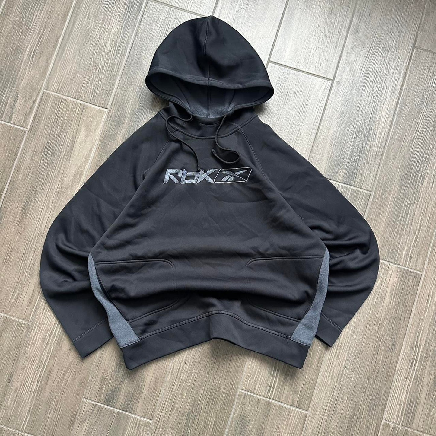 Reebok black boxy fit y2k XL hoodie
