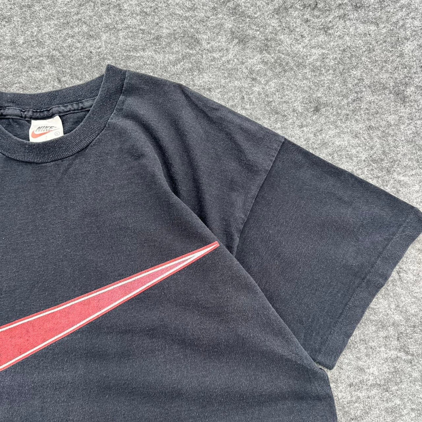 Vintage 90s nike swoosh t