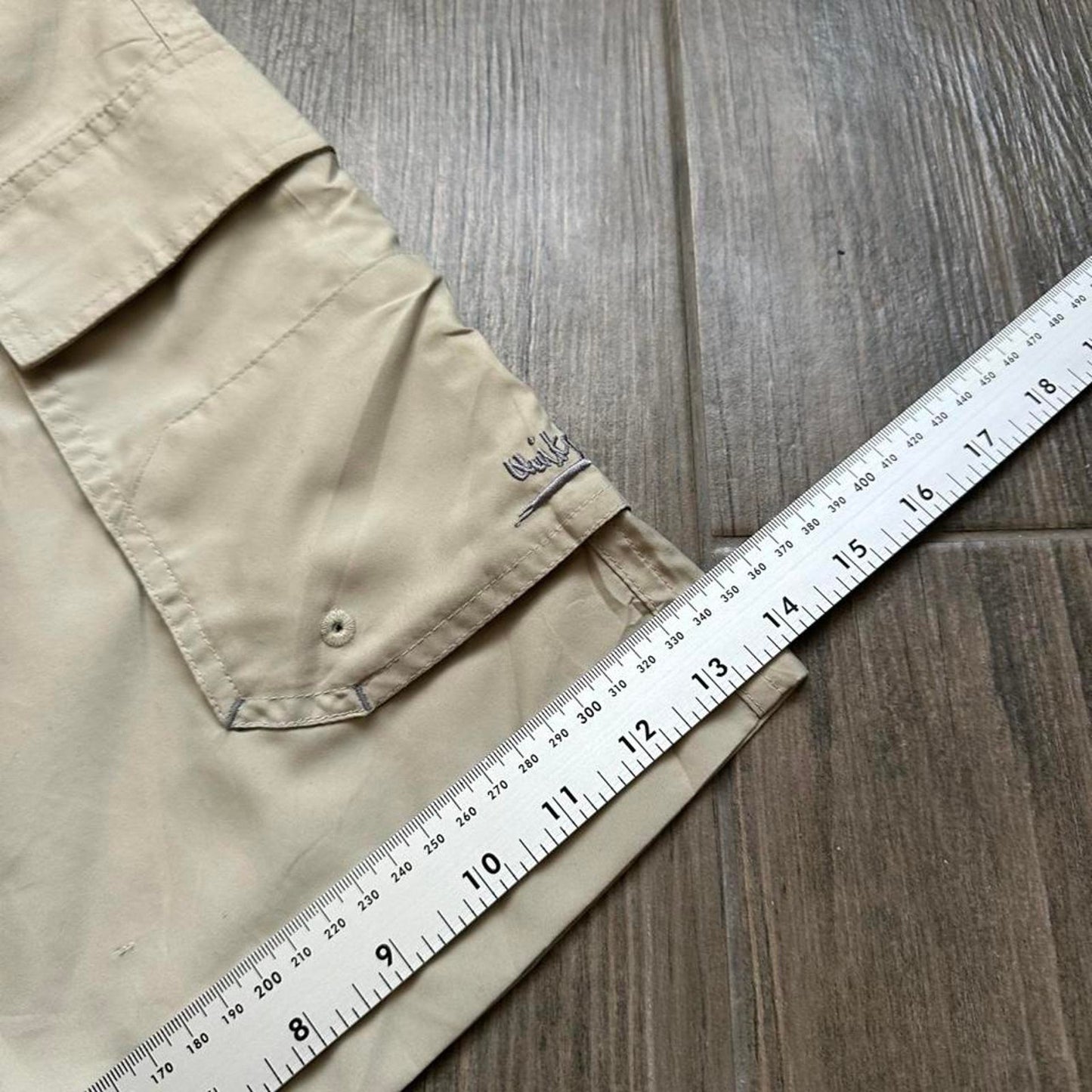 Quiksilver Vintage 90s tan cargo shorts with adjustable waist