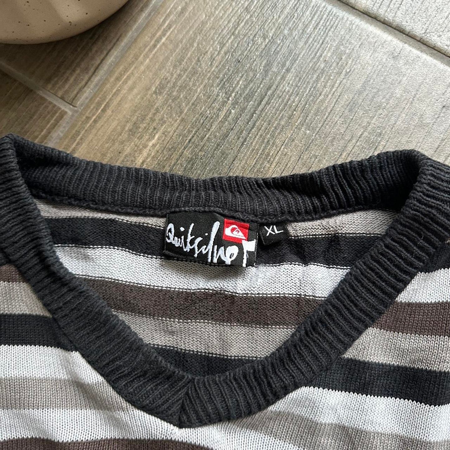 Quiksilver v neck y2k surf baggy XL jumper