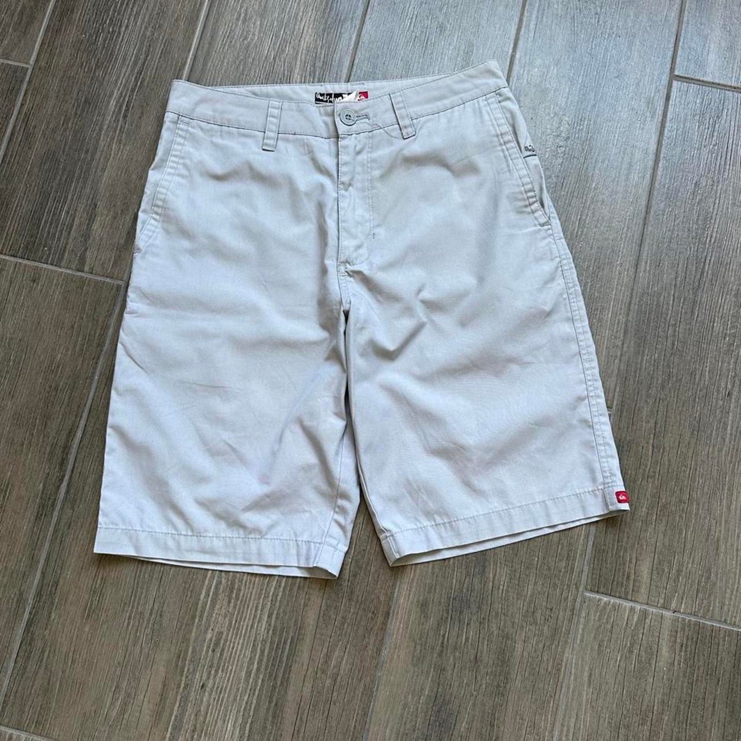 Quiksilver cream shorts size
