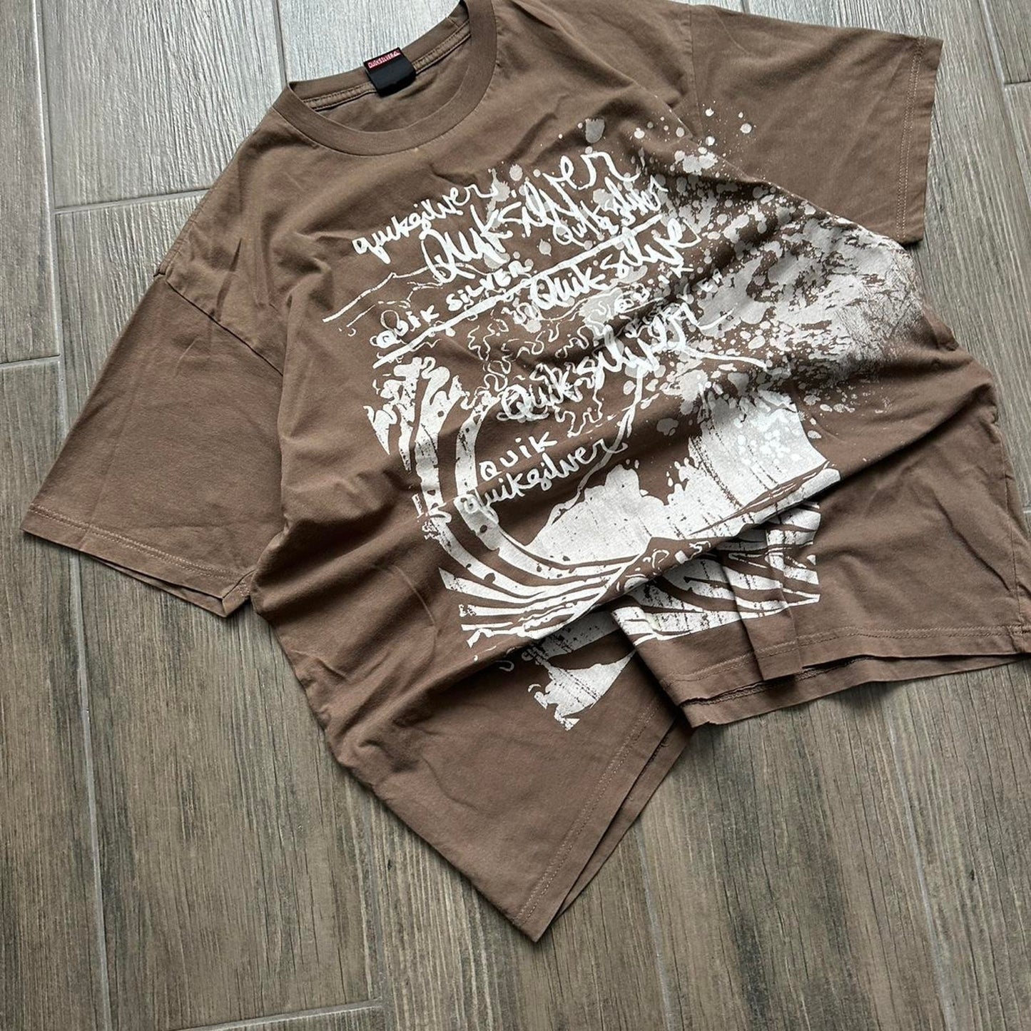 Quiksilver brown vintage tee