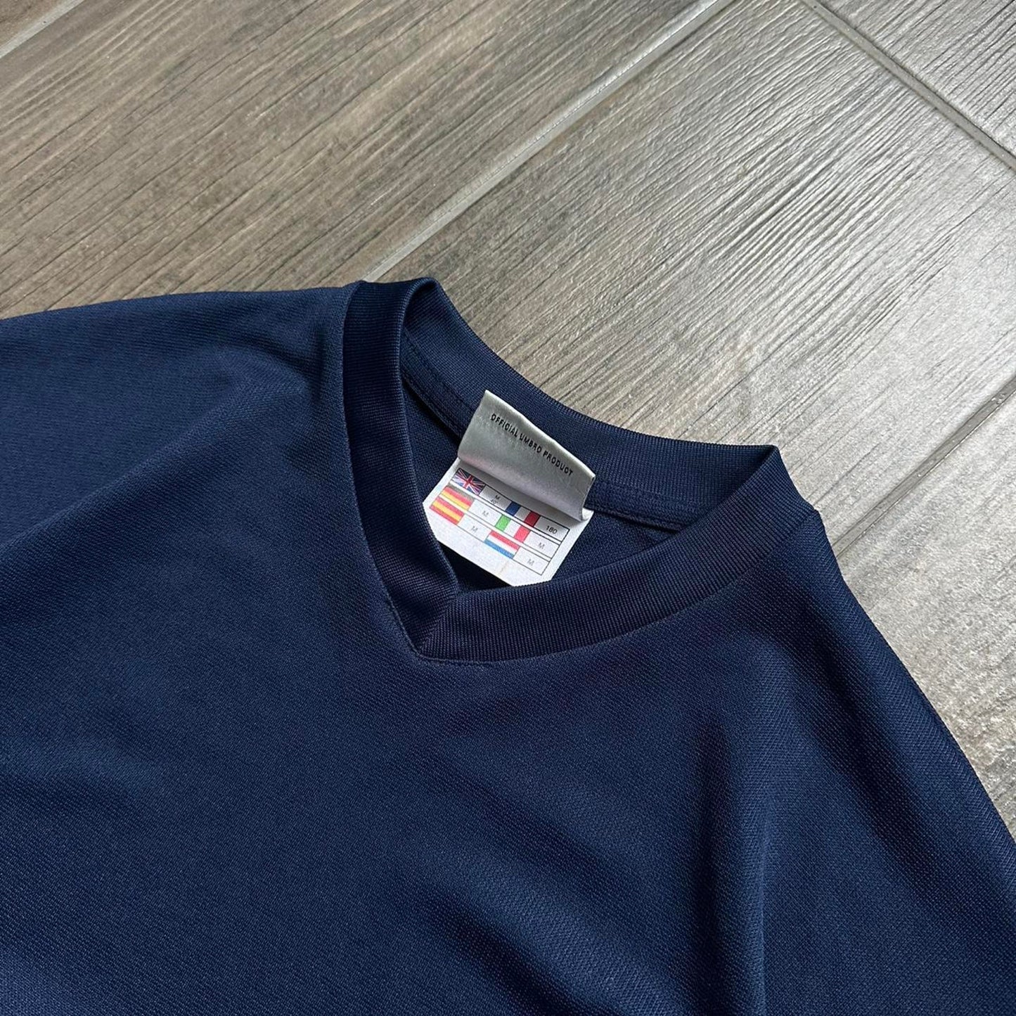 Umbro navy jersey y2k M tee