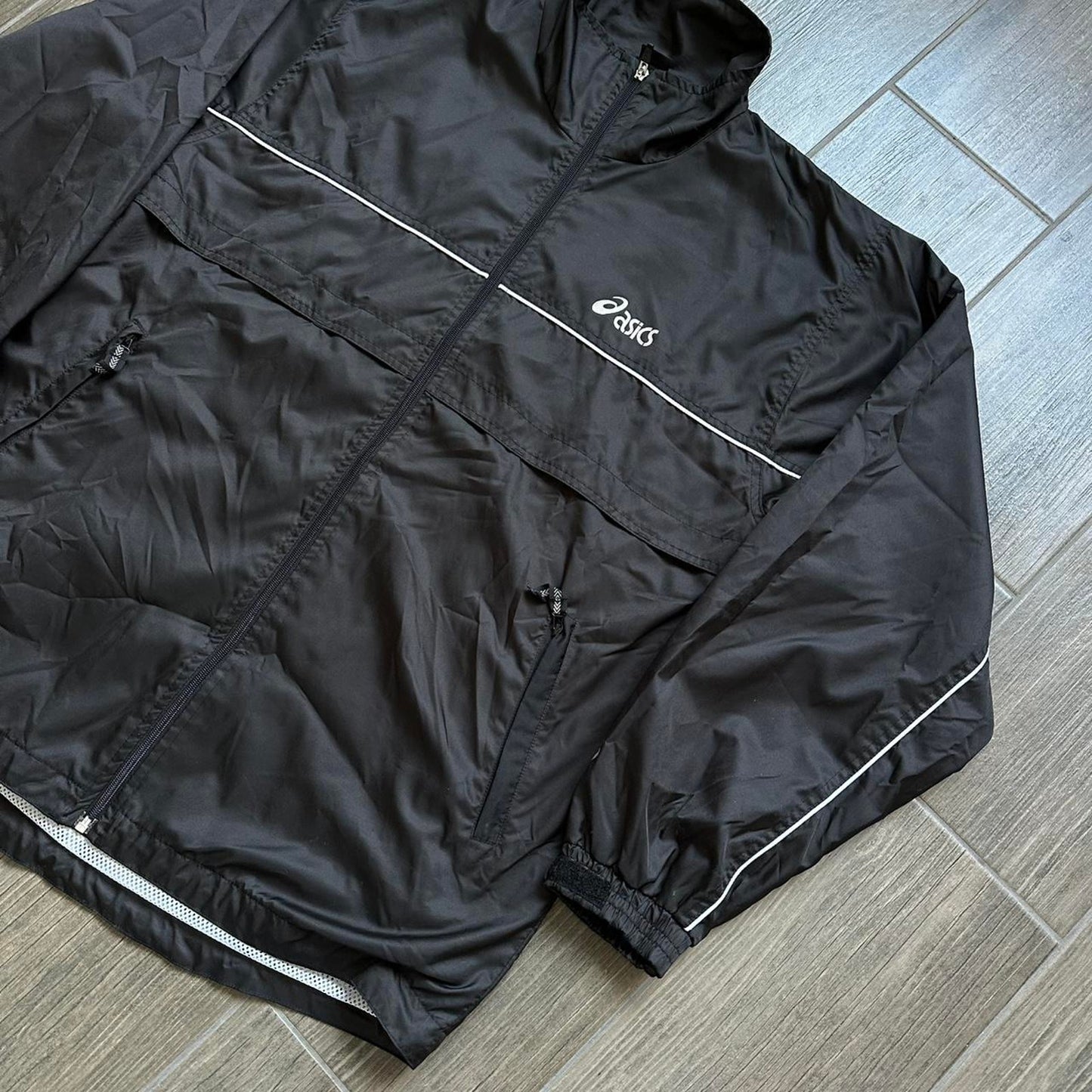 Asics black waterproof L light jacket