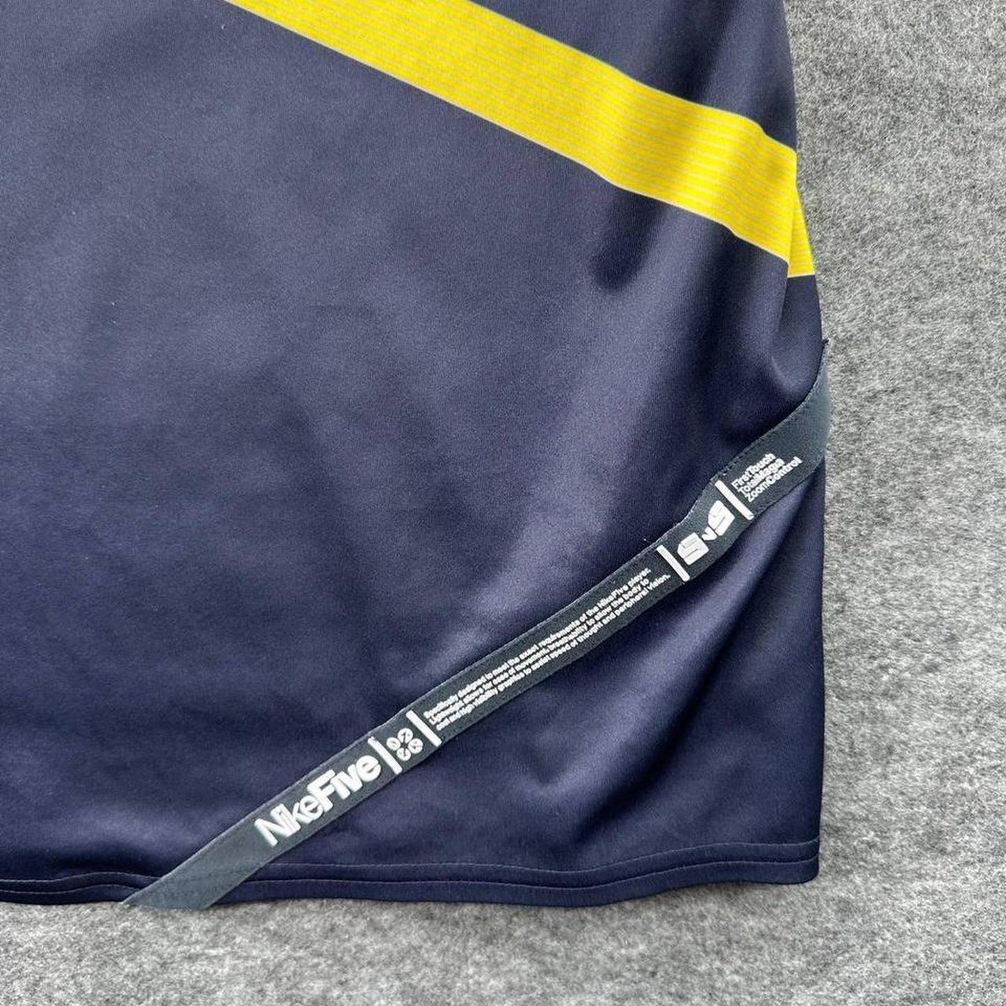 Nike five 2000s jersey tee