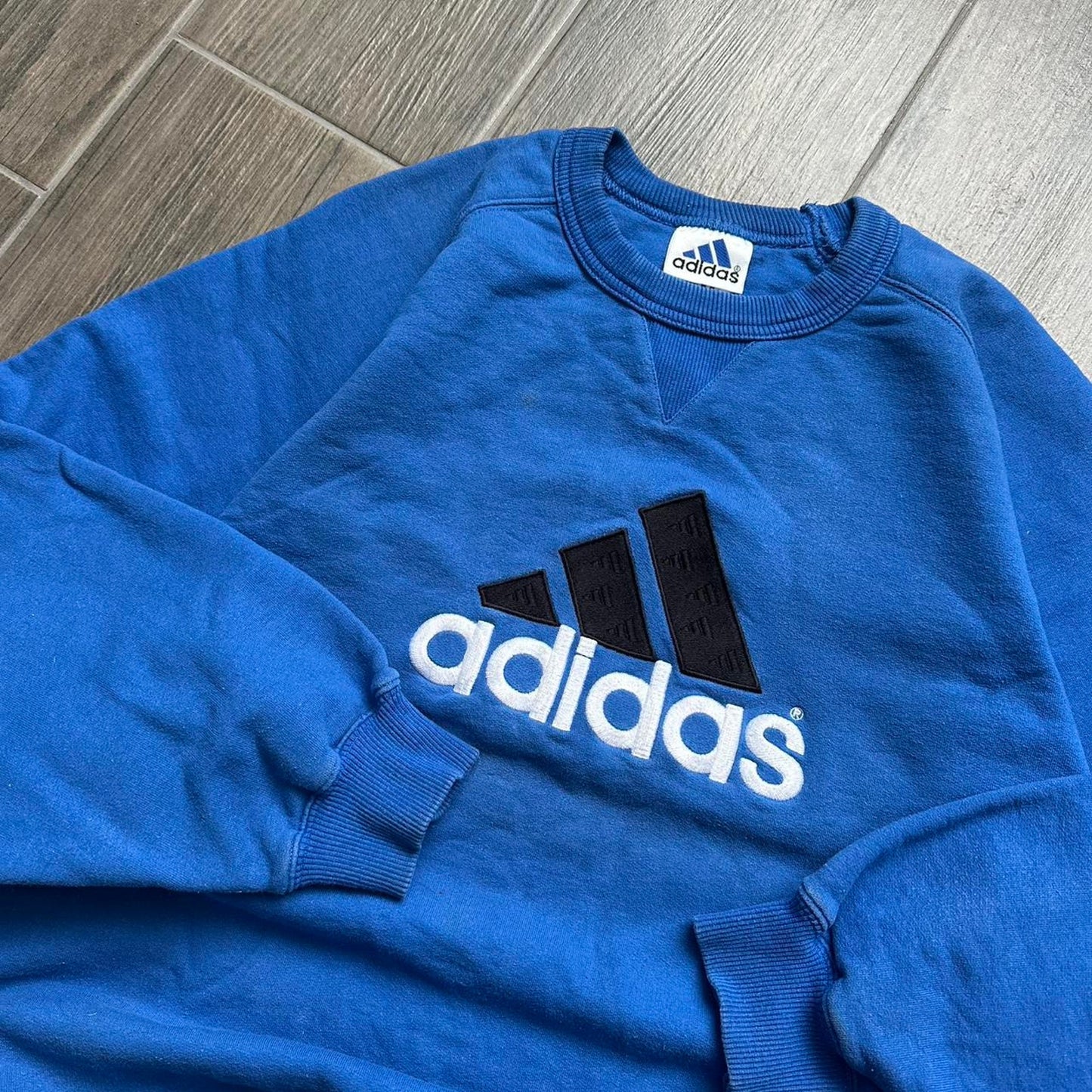 Adidas vintage big logo baggy