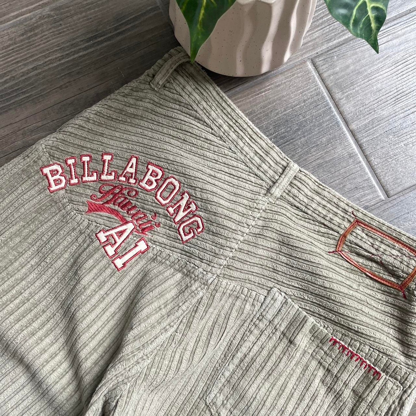 Billabong corduroy baggy shorts
