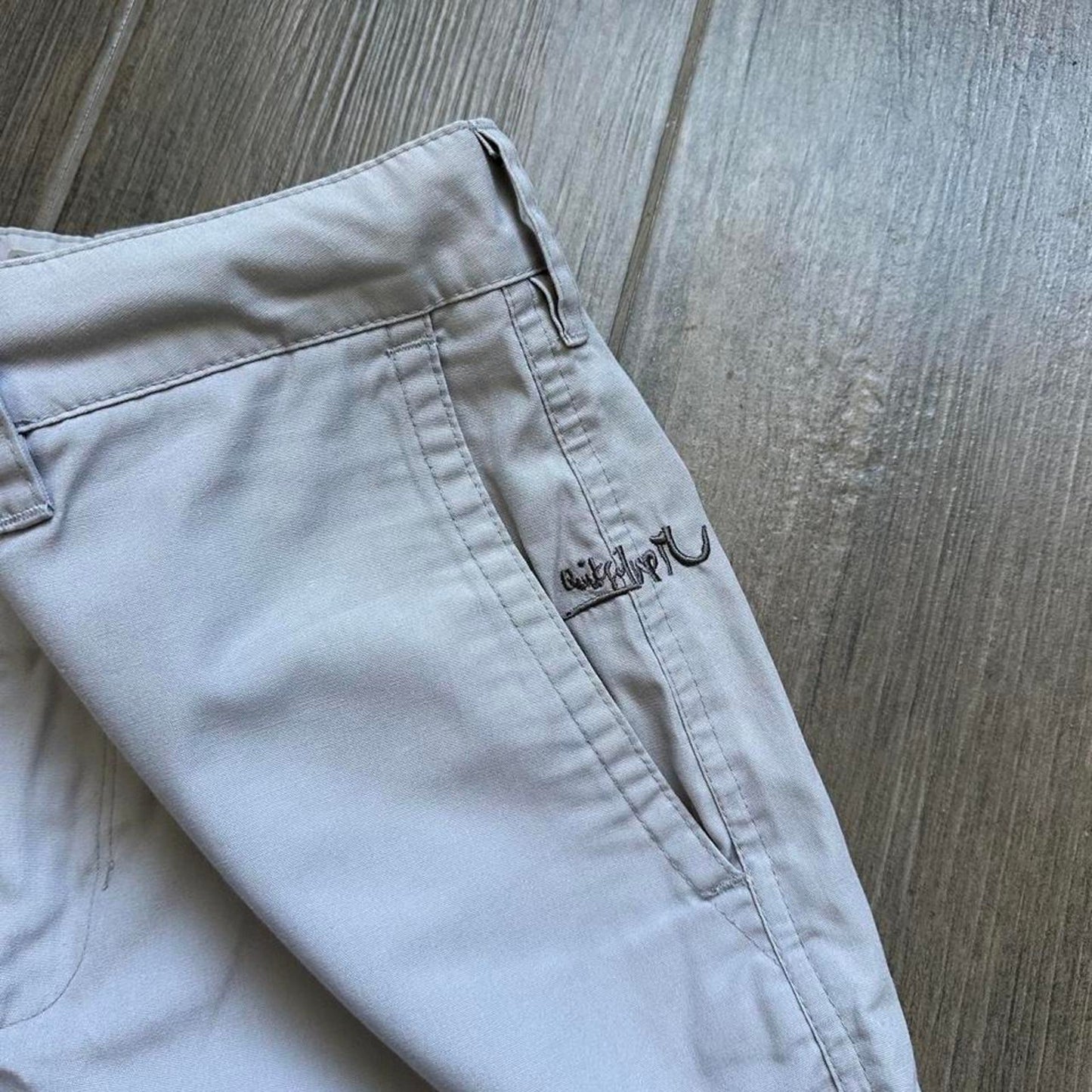 Quiksilver cream shorts size
