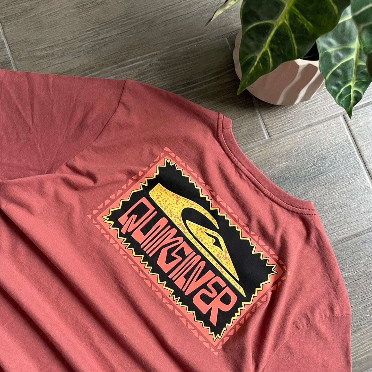 Quiksilver orange big logo surf cotton t-shirt M