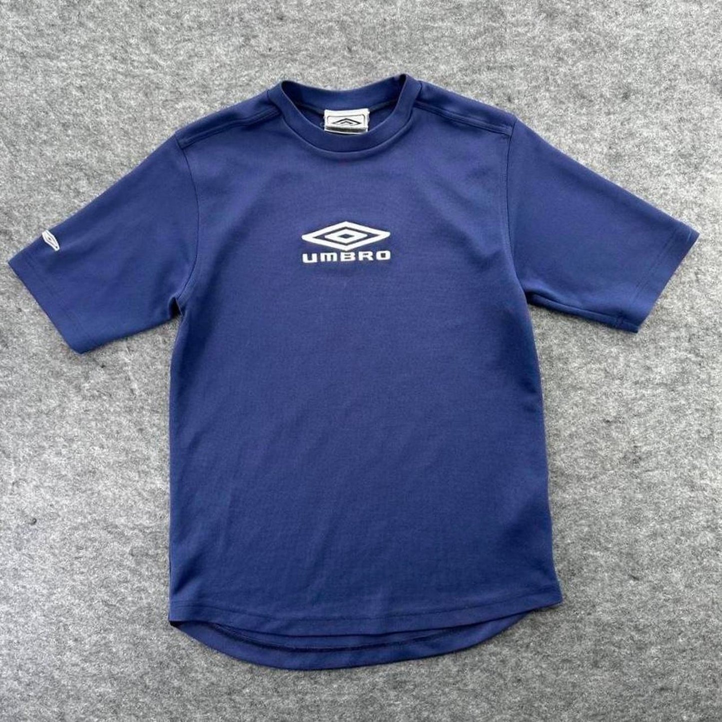 Umbro navy blue t shirt with