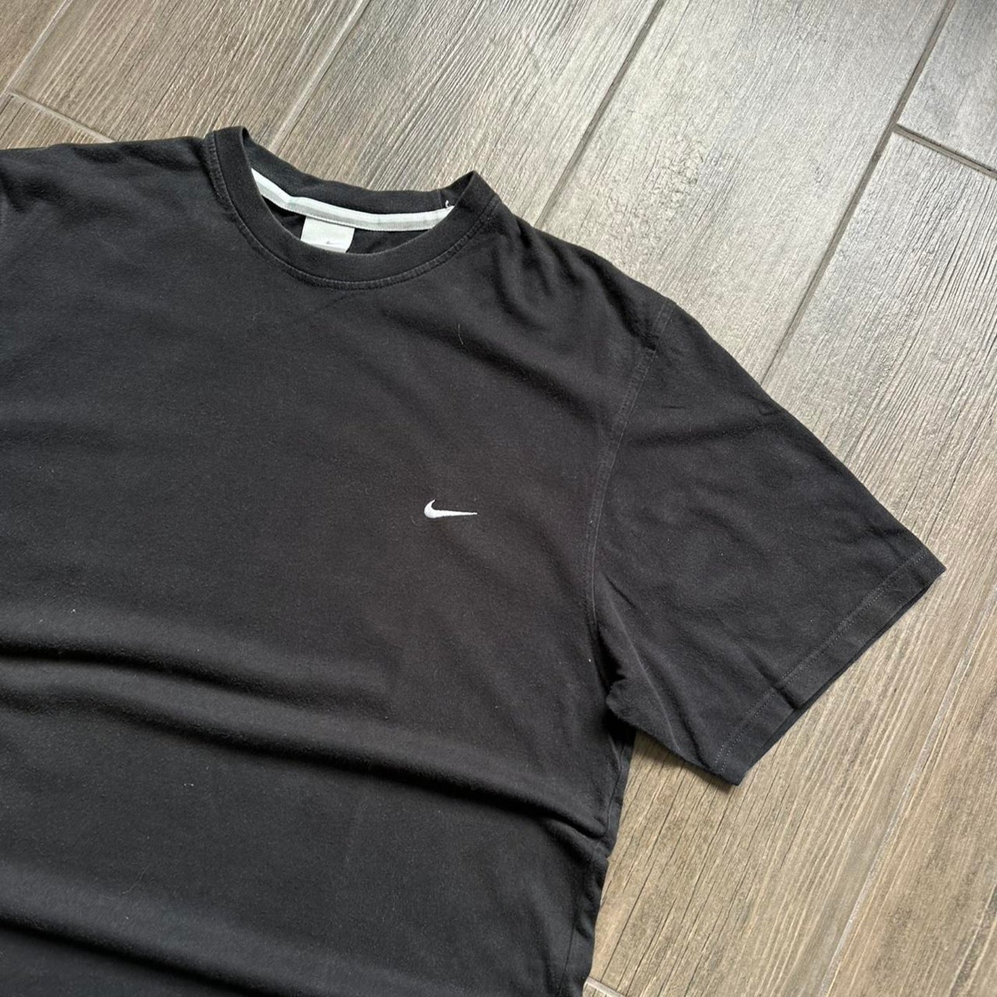 Black nike y2k t-shirt
