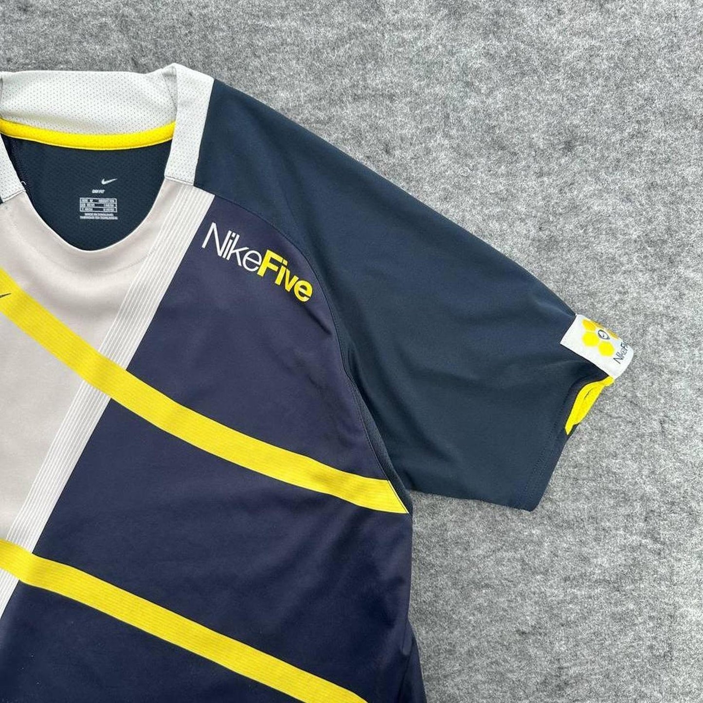 Nike five 2000s jersey tee