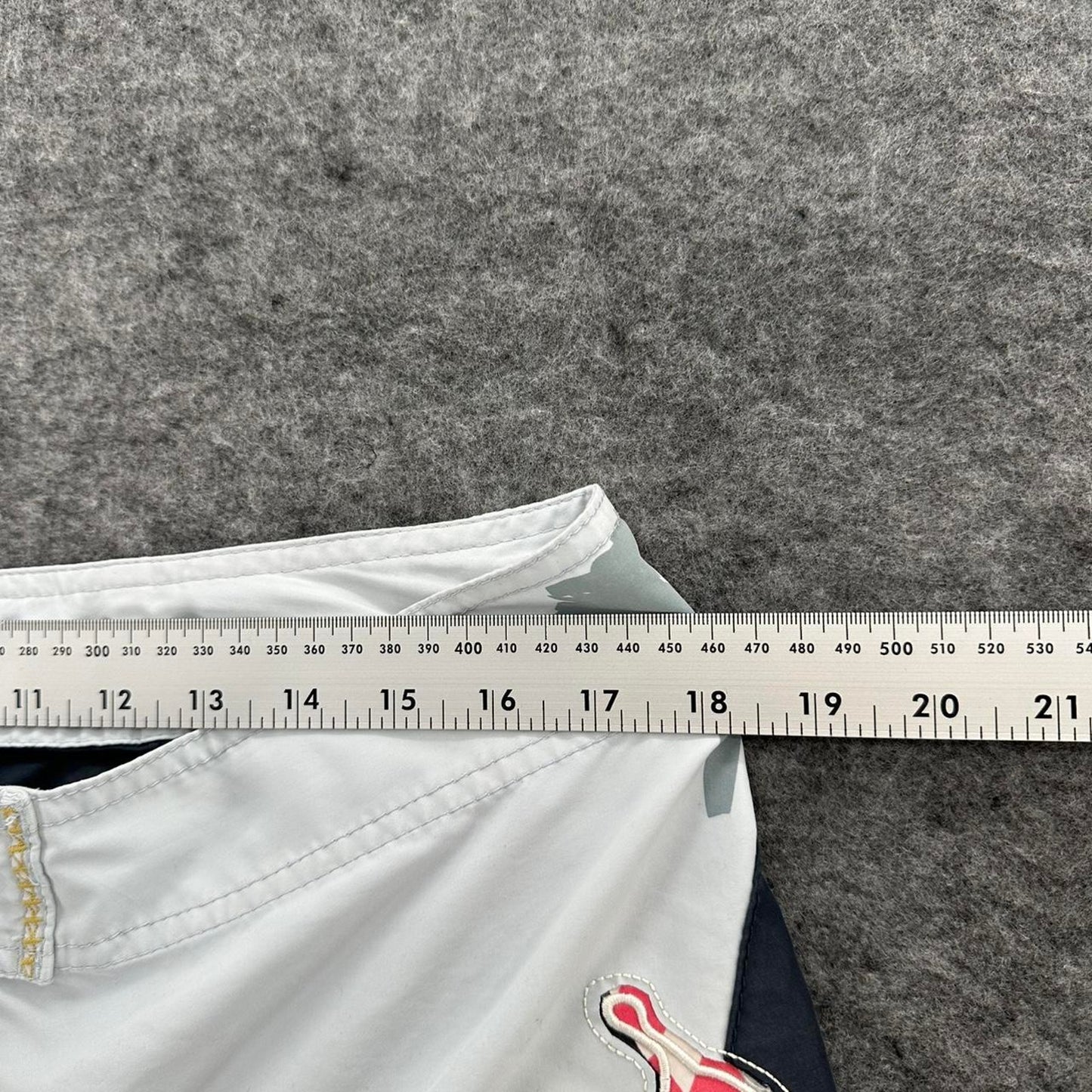 Quiksilver white board shorts with
