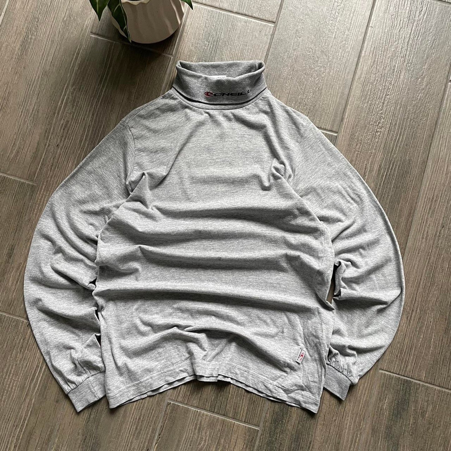 Oneill grey long sleeve baggy surf y2k S tee
