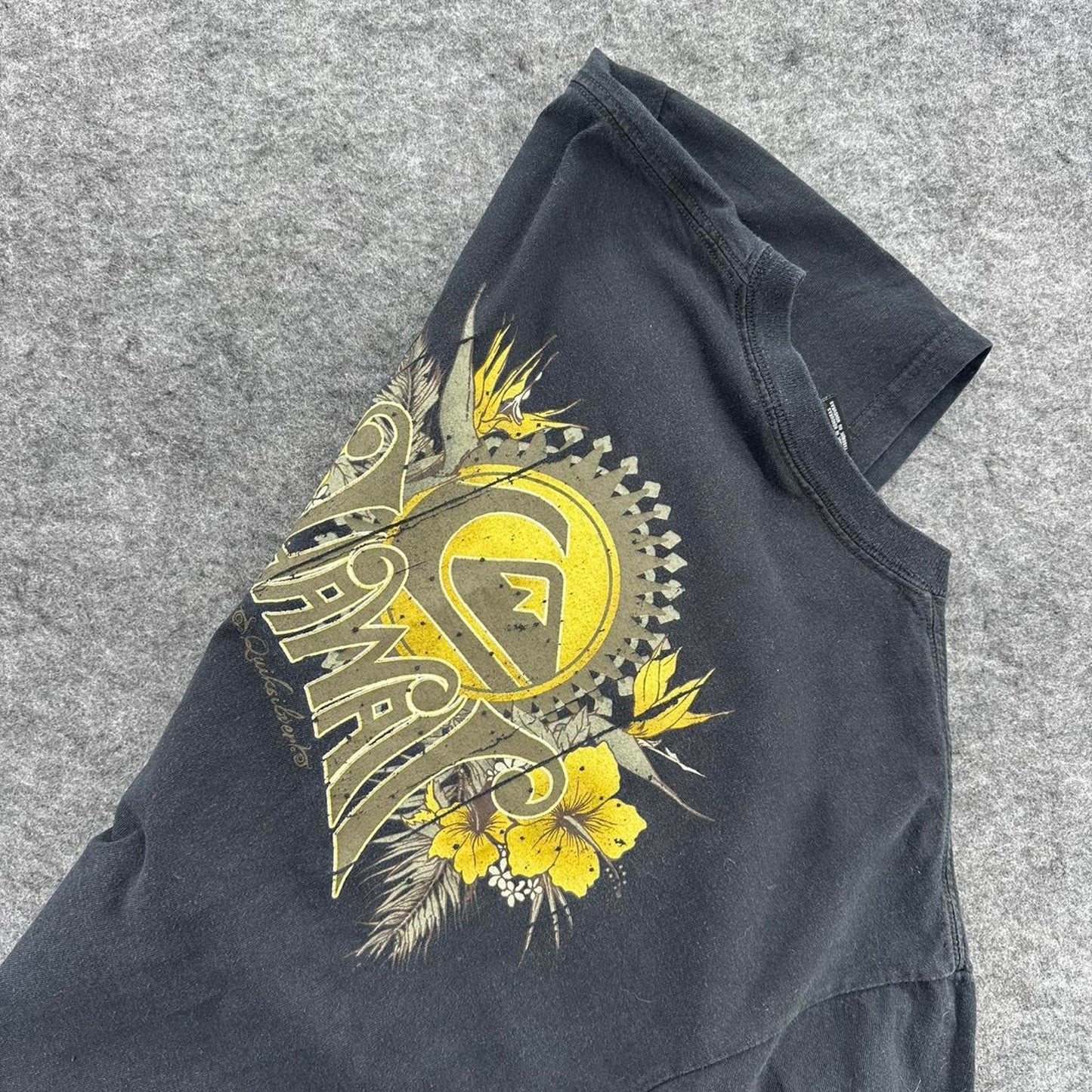 Y2k quiksilver surf t shirt with