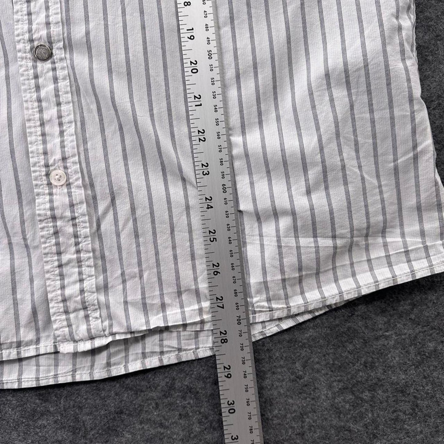 Quiksilver white and blue striped