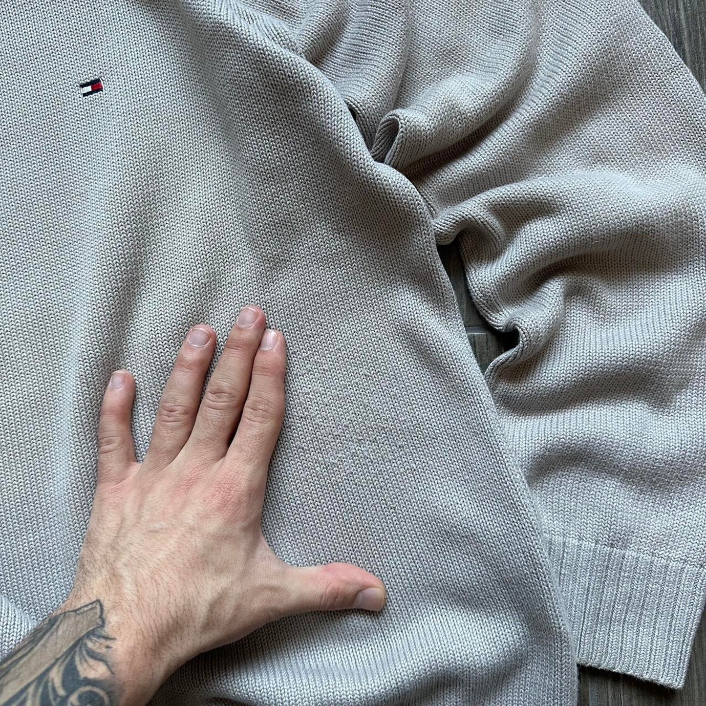 Tommy Hilfiger knitted beige cotton sweater