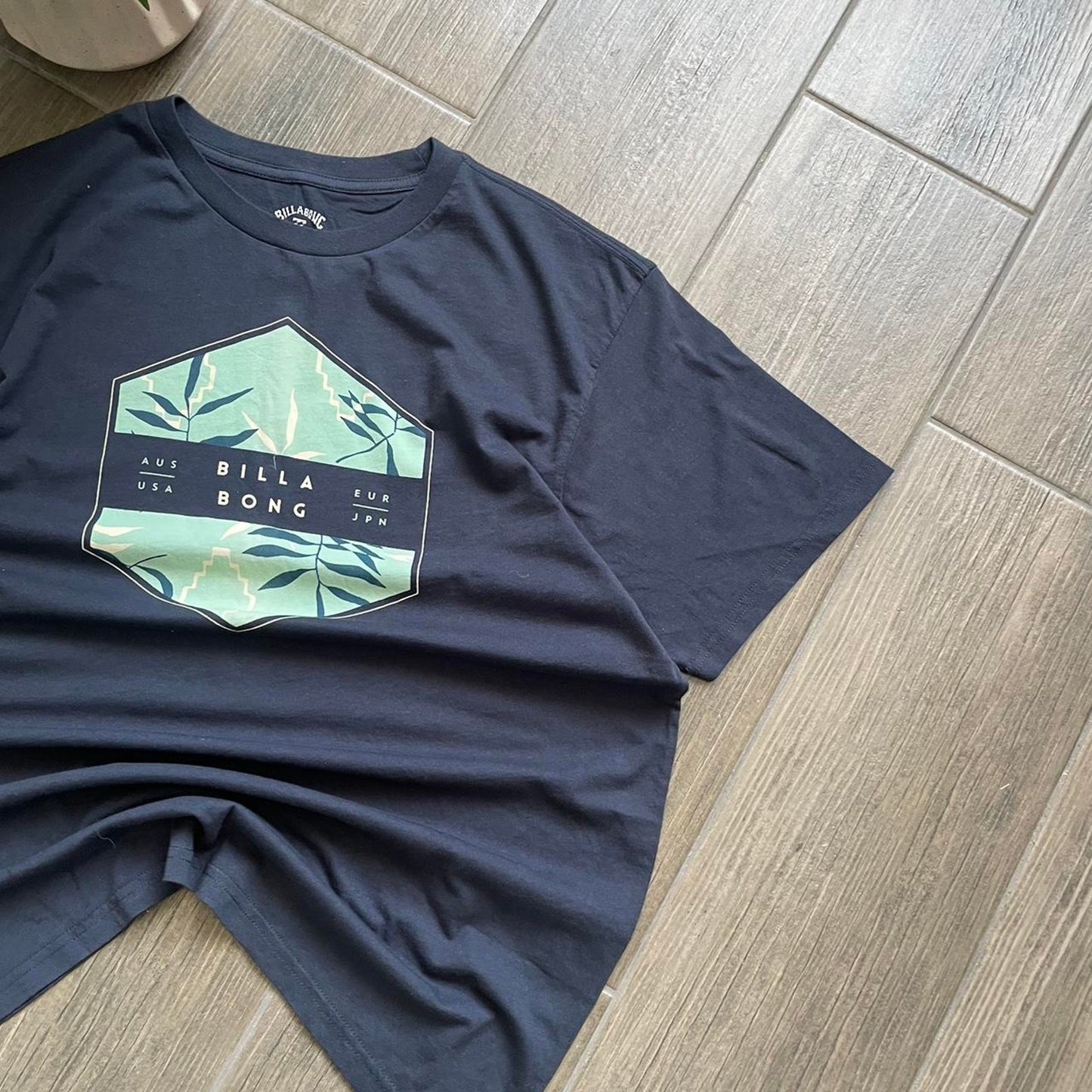 Billabong baggy y2k surf tee