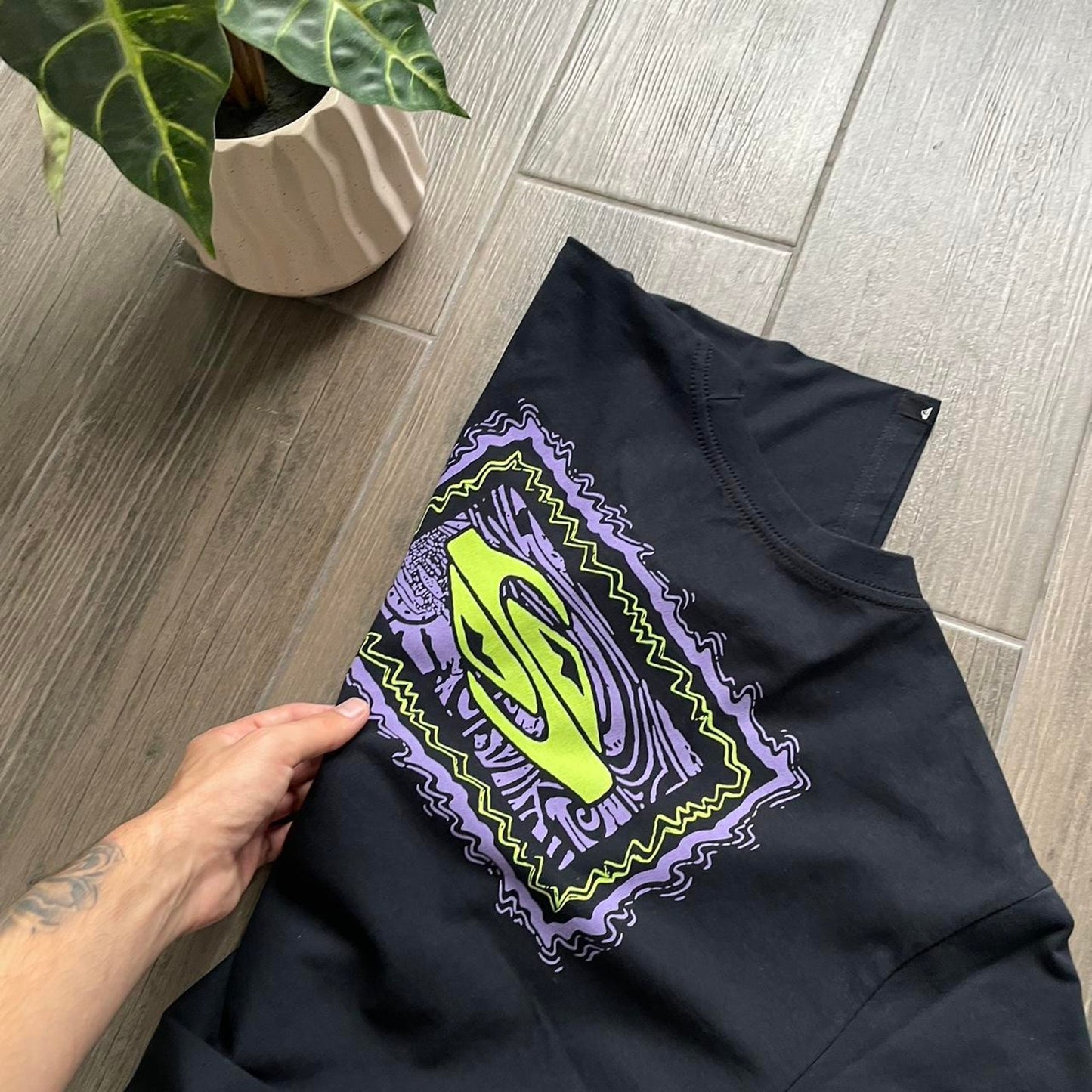 Quiksilver black big logo surf cotton t-shirt M