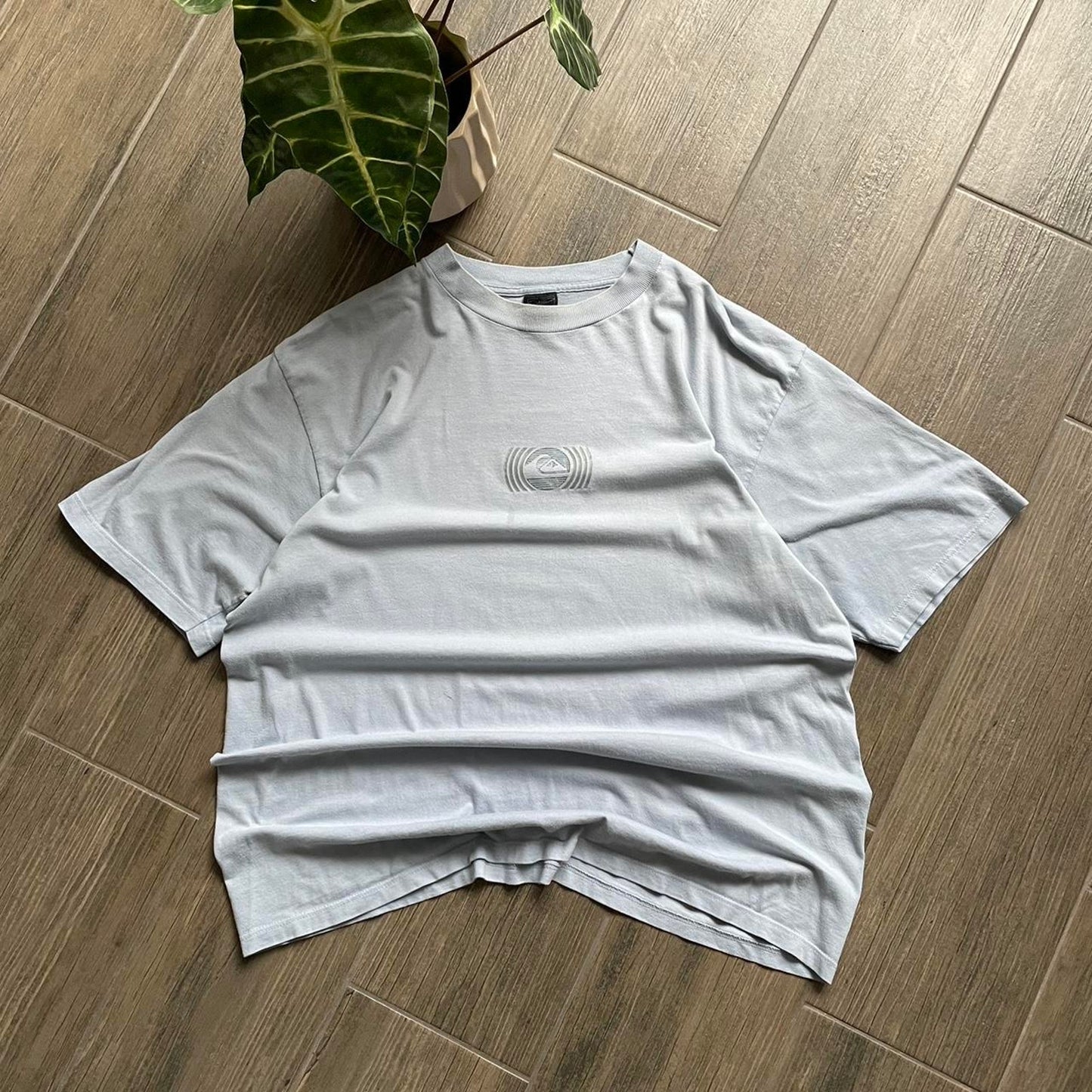 Quiksilver surf wear y2k vintage blue baggy L tee