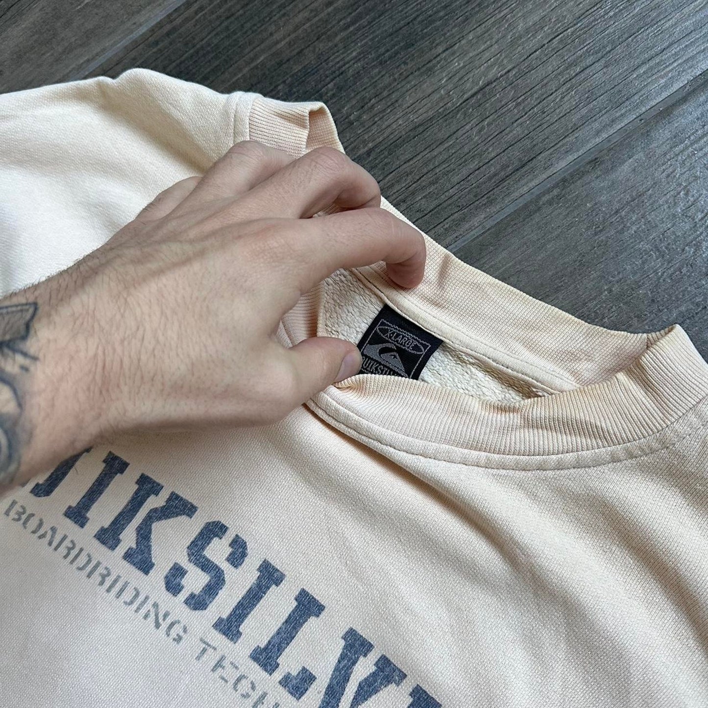 Quiksilver surf-wear baggy L sweatshirt