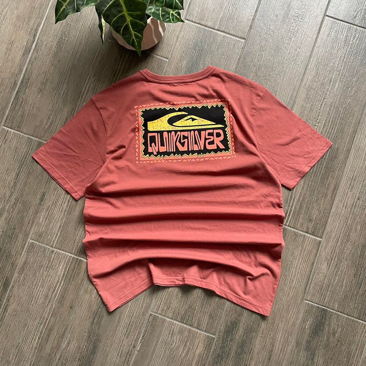 Quiksilver orange big logo surf cotton t-shirt M