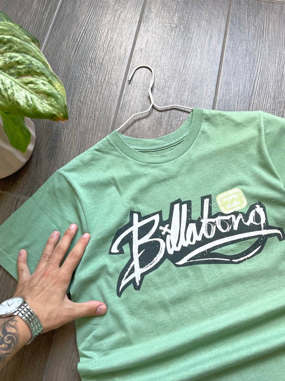 Billabong mint y2k t-shirt