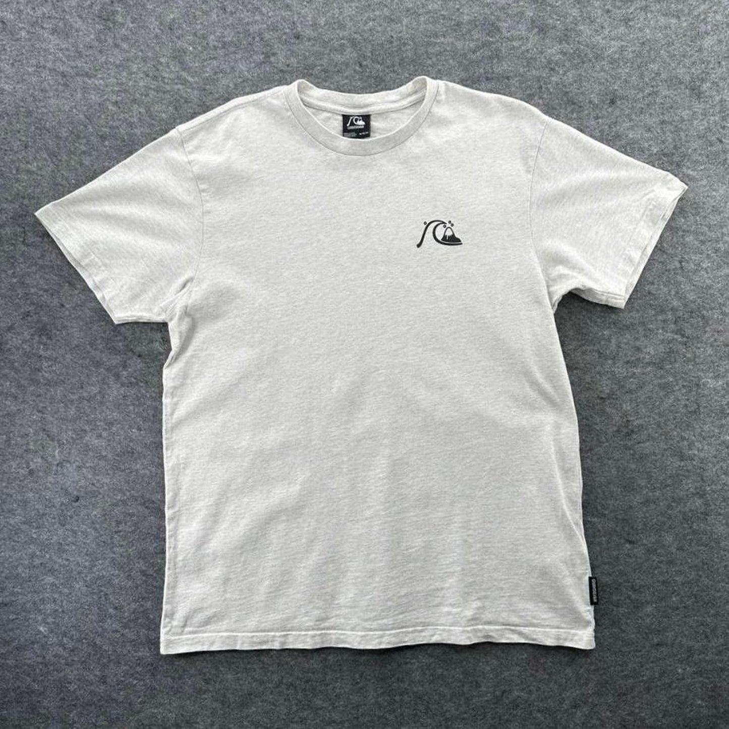 Gray quiksilver t shirt with black