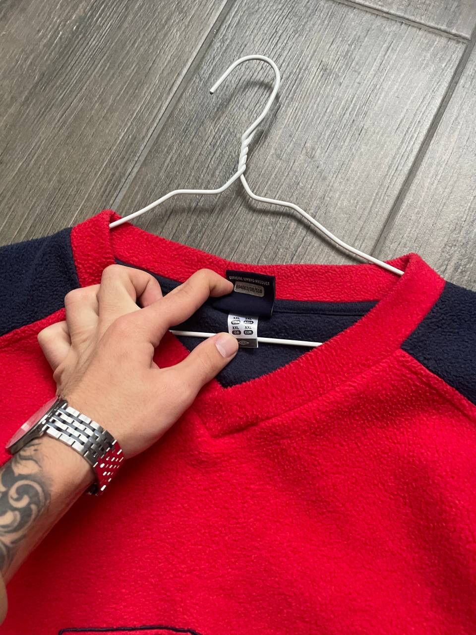 Umbro red fleece v neck sweatshirt