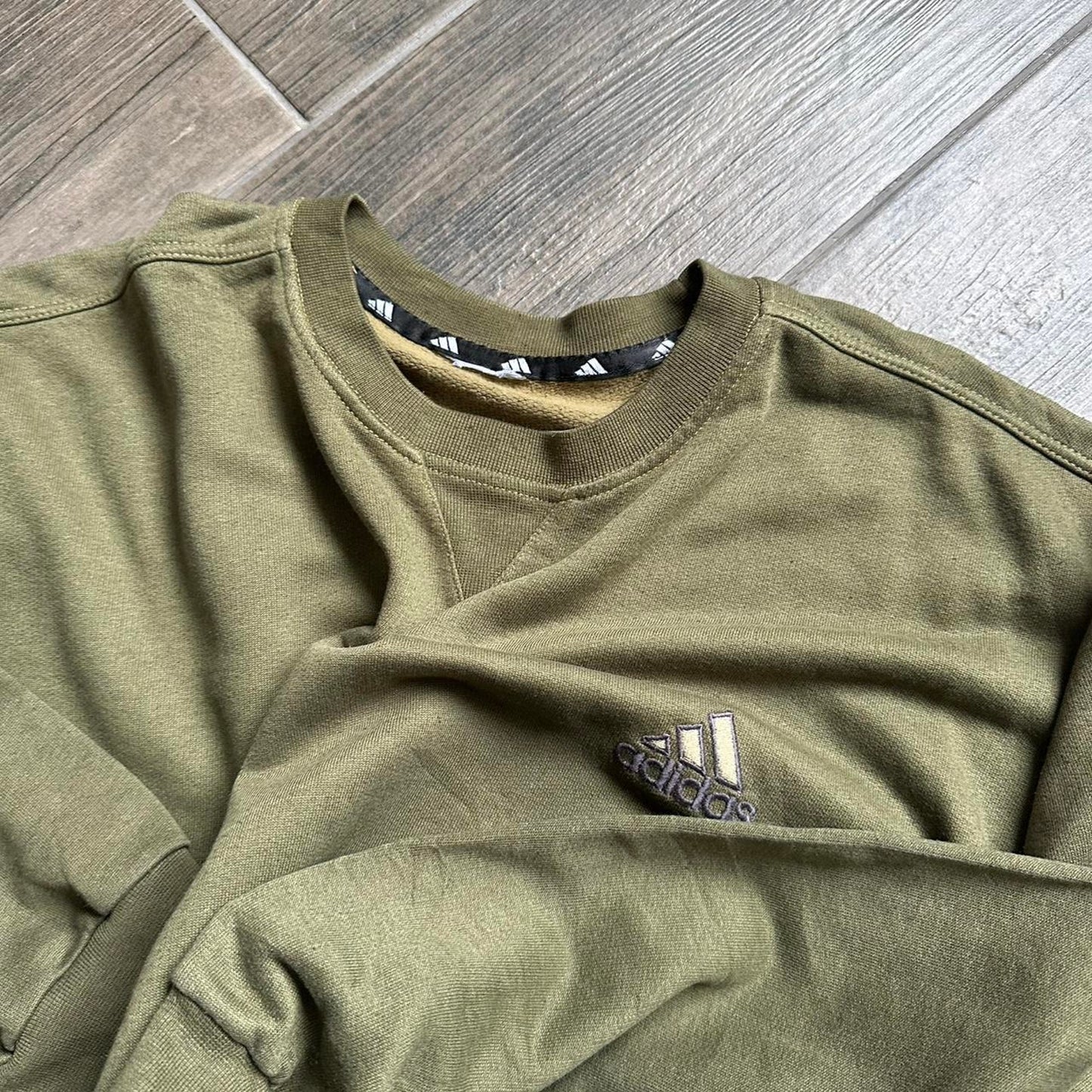 Adidas khaki L y2k baggy vintage sweatshirt